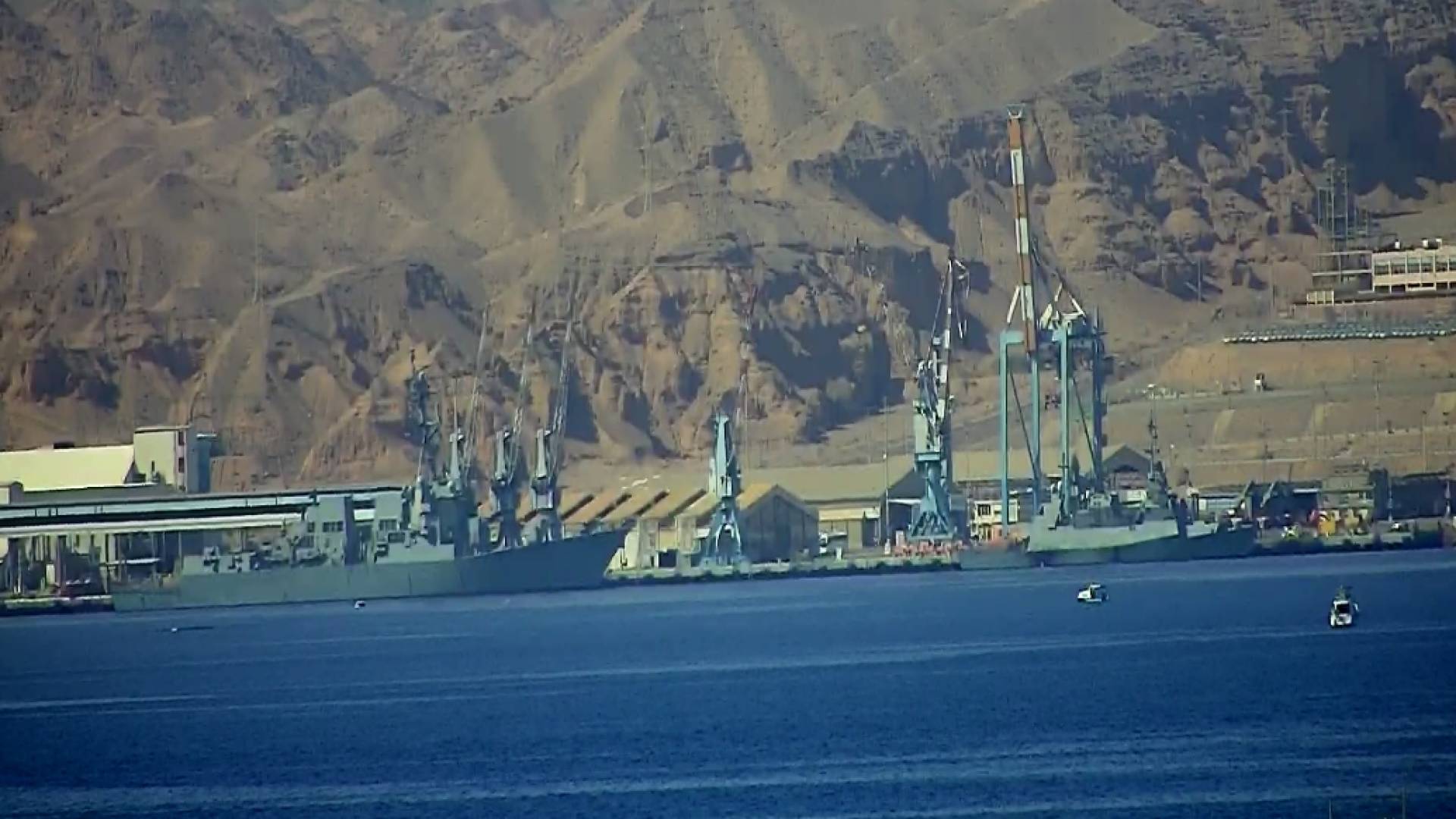 بارجة جديدة إلى جانب المدمرة الأمريكية في إيلات