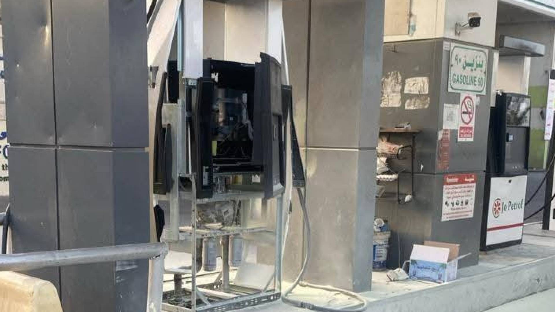 "العناية الإلهية تمنع كارثة".. انفجار محدود في محطة وقود بالعقبة