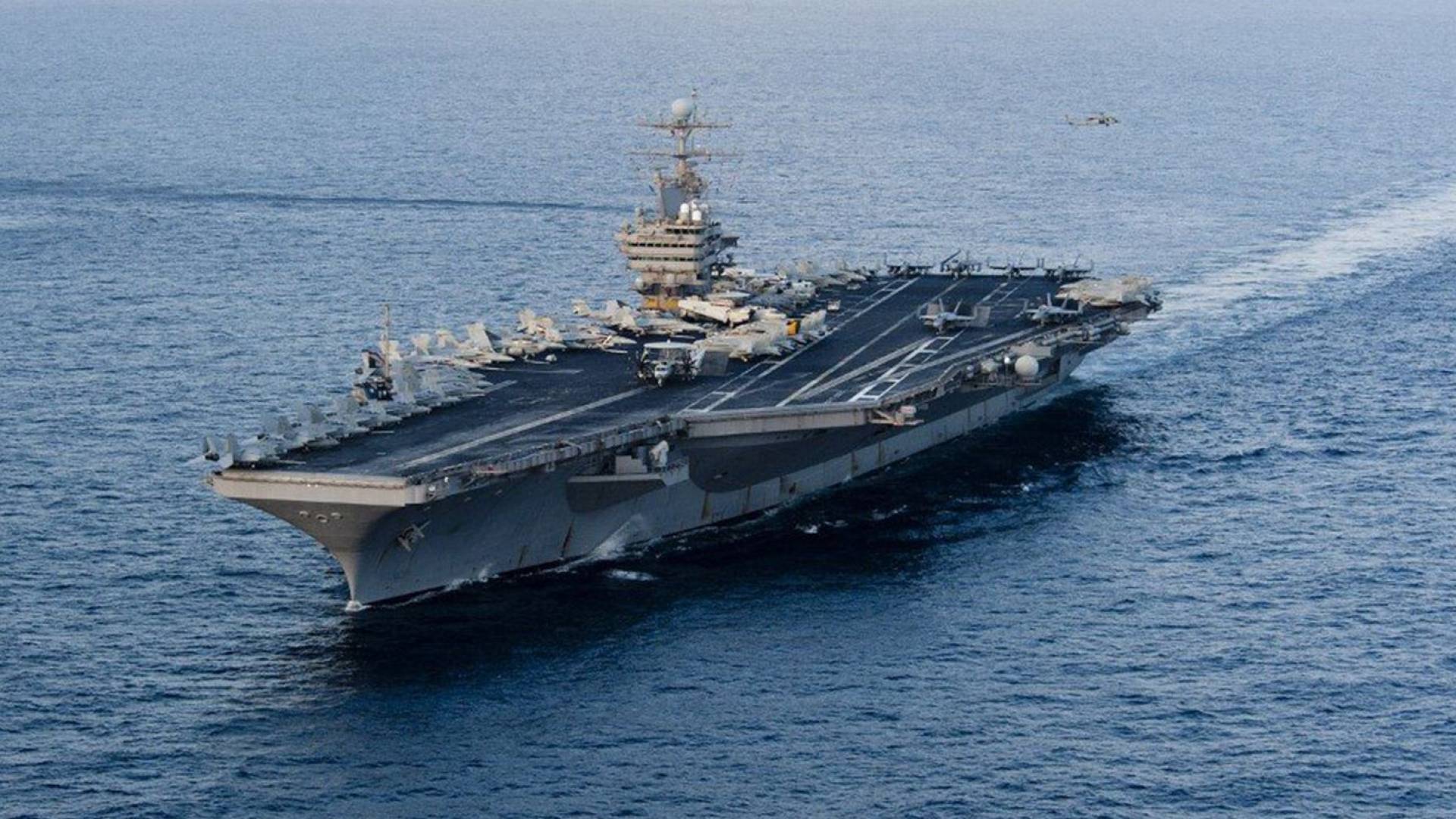 حاملة طائرات أمريكية