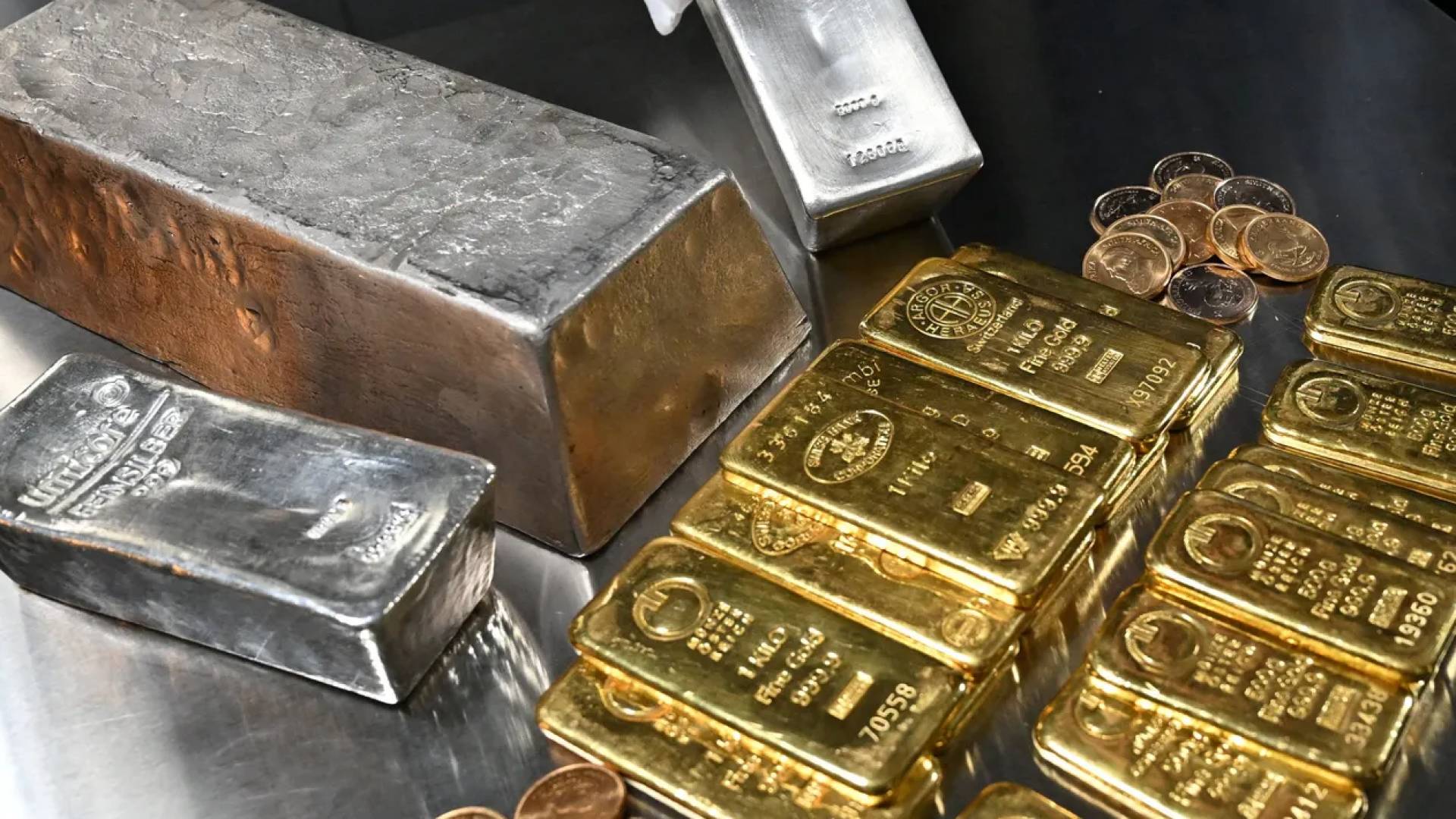 سبائك فضة و ذهب