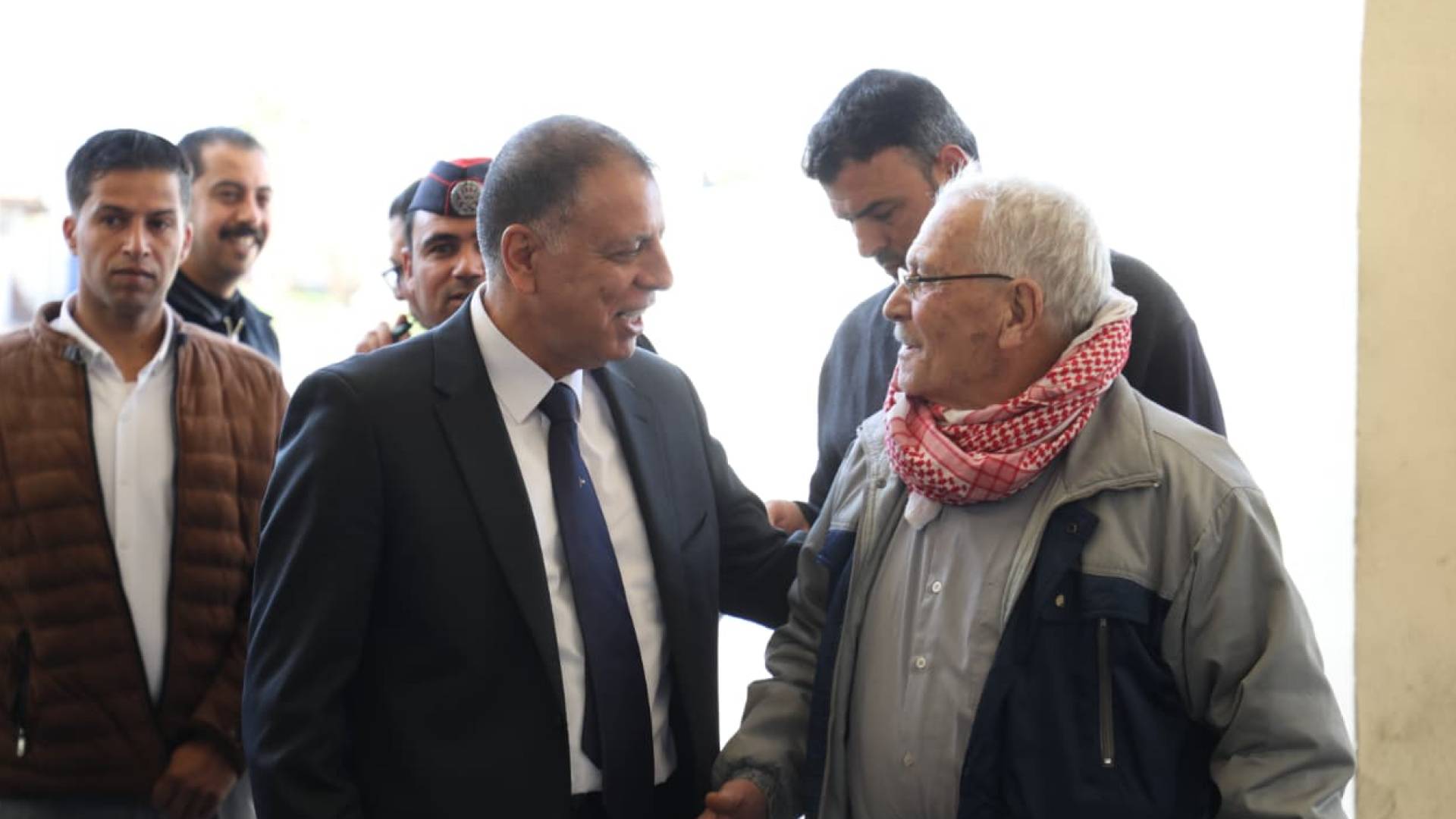 وزير الداخلية بزيارة لمركز حدود جابر