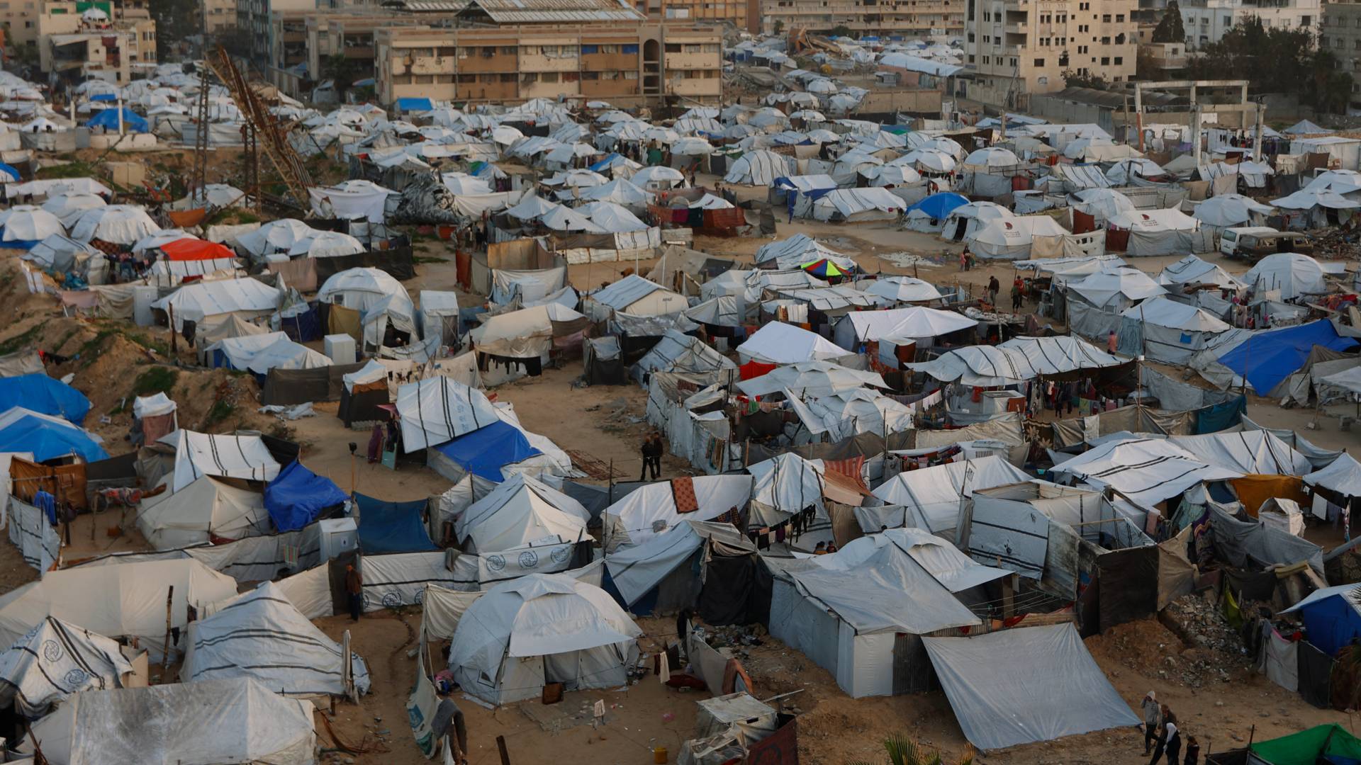 خيام في قطاع غزة