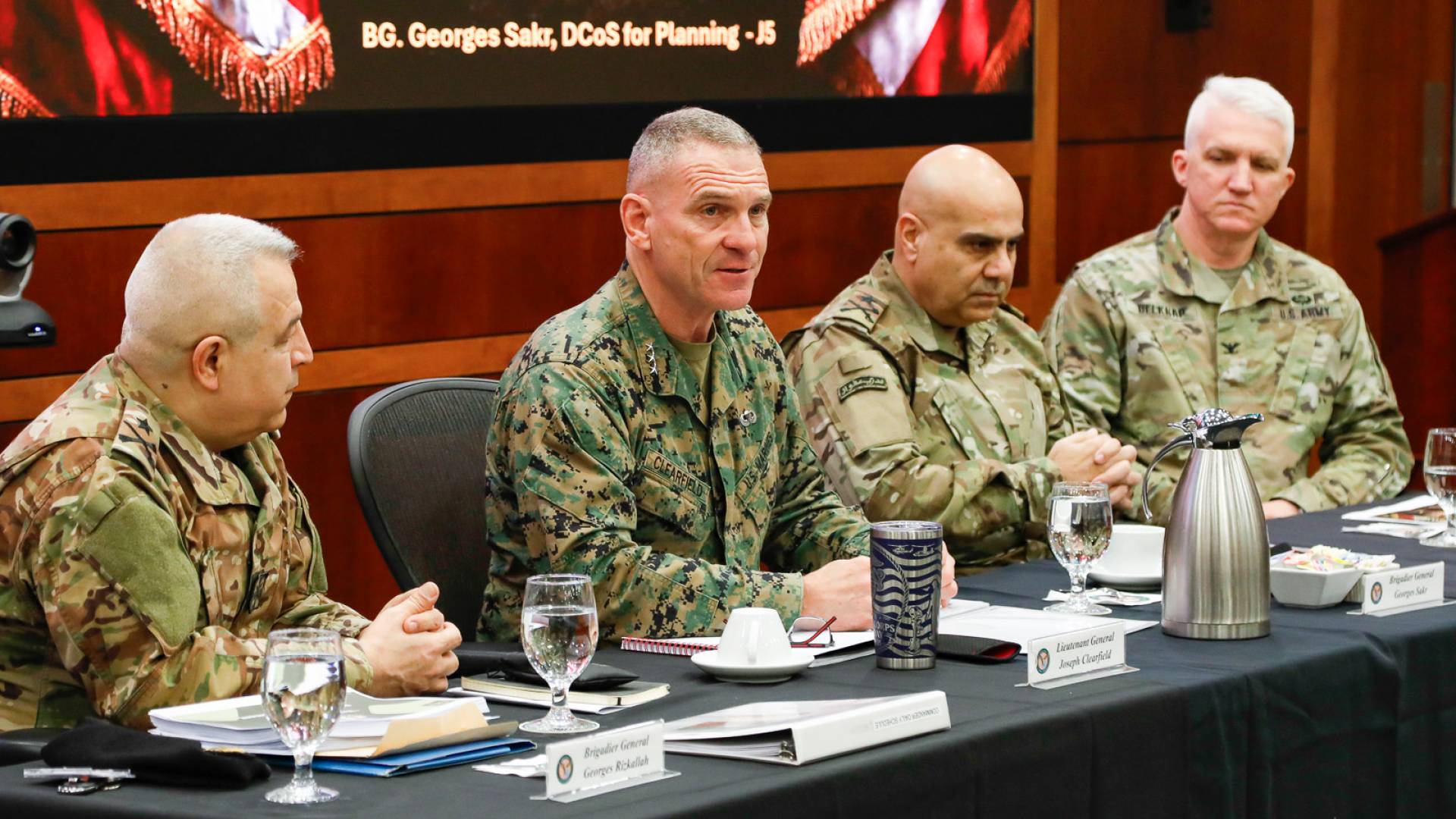 قاعدة "ماكديل" تستضيف لقاء أمنيا بين المارينز والجيش اللبناني لدعم آلية الرقابة الدولية