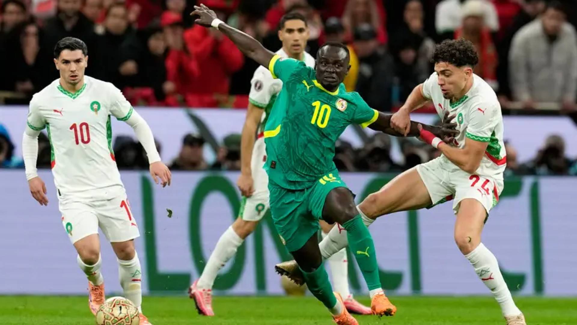 من مباراة المنتخب المغربي والسنغالي