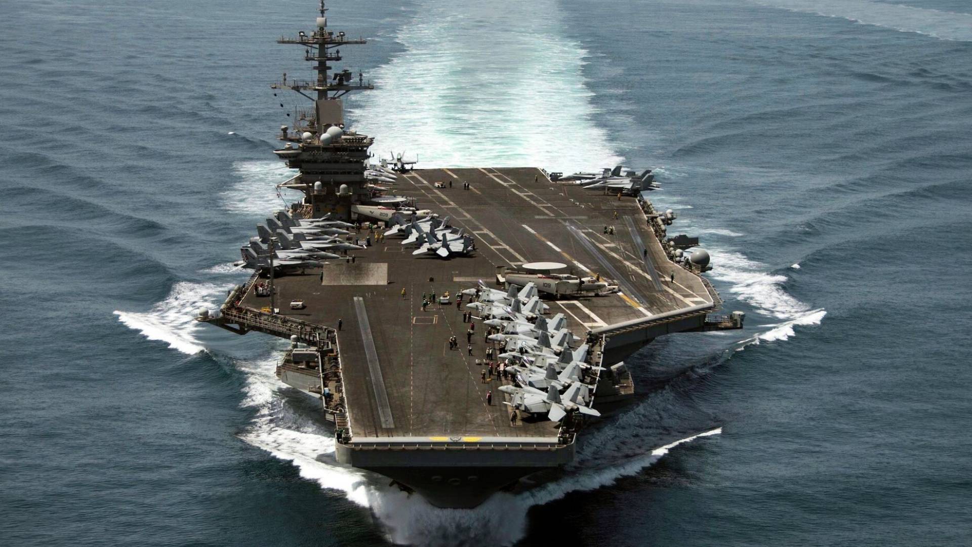 حاملة طائرات أمريكية