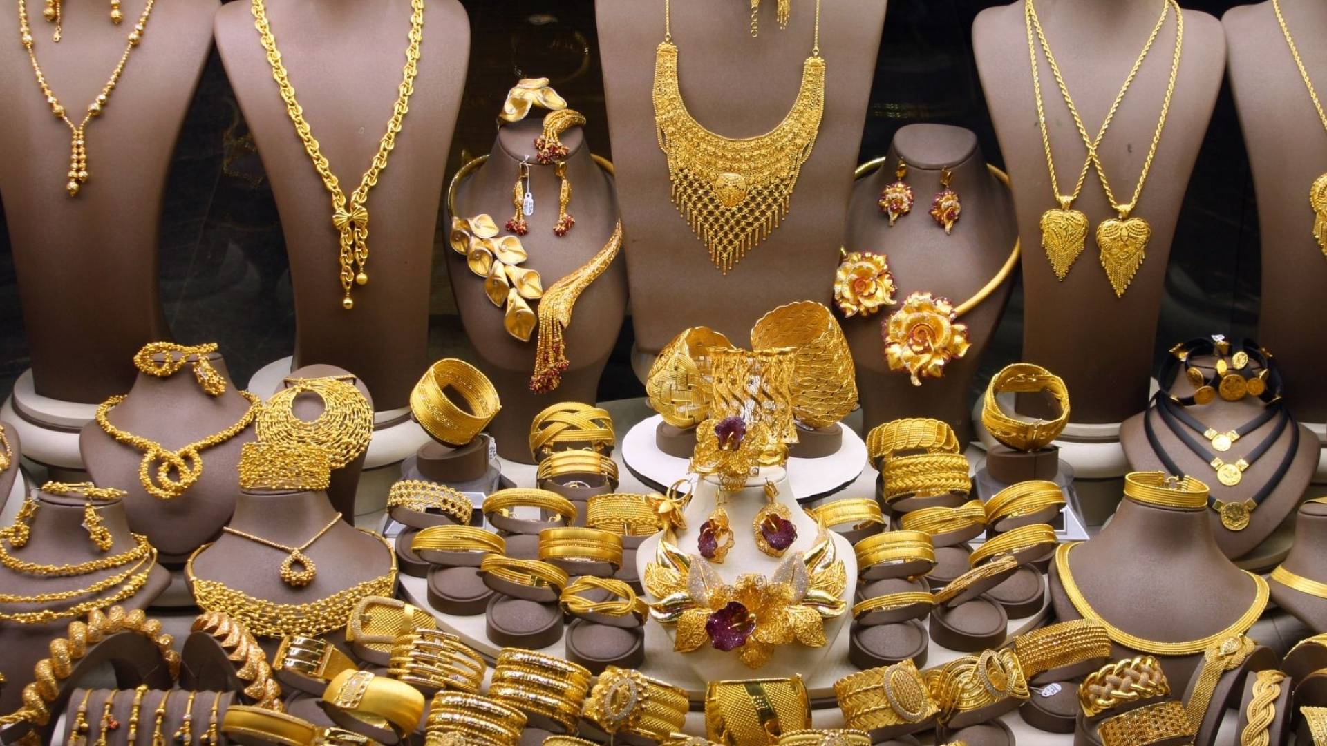 مجوهرات ذهبية