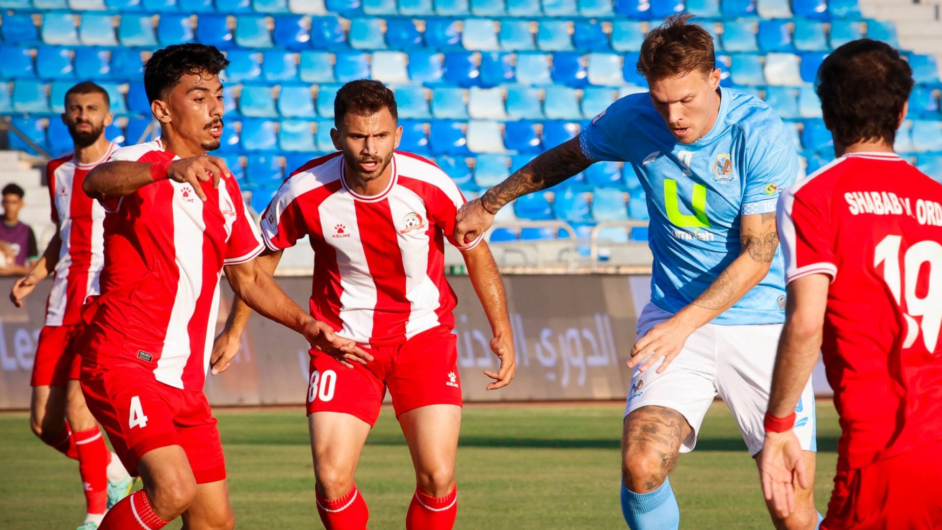 من مباريات دوري المحترفين