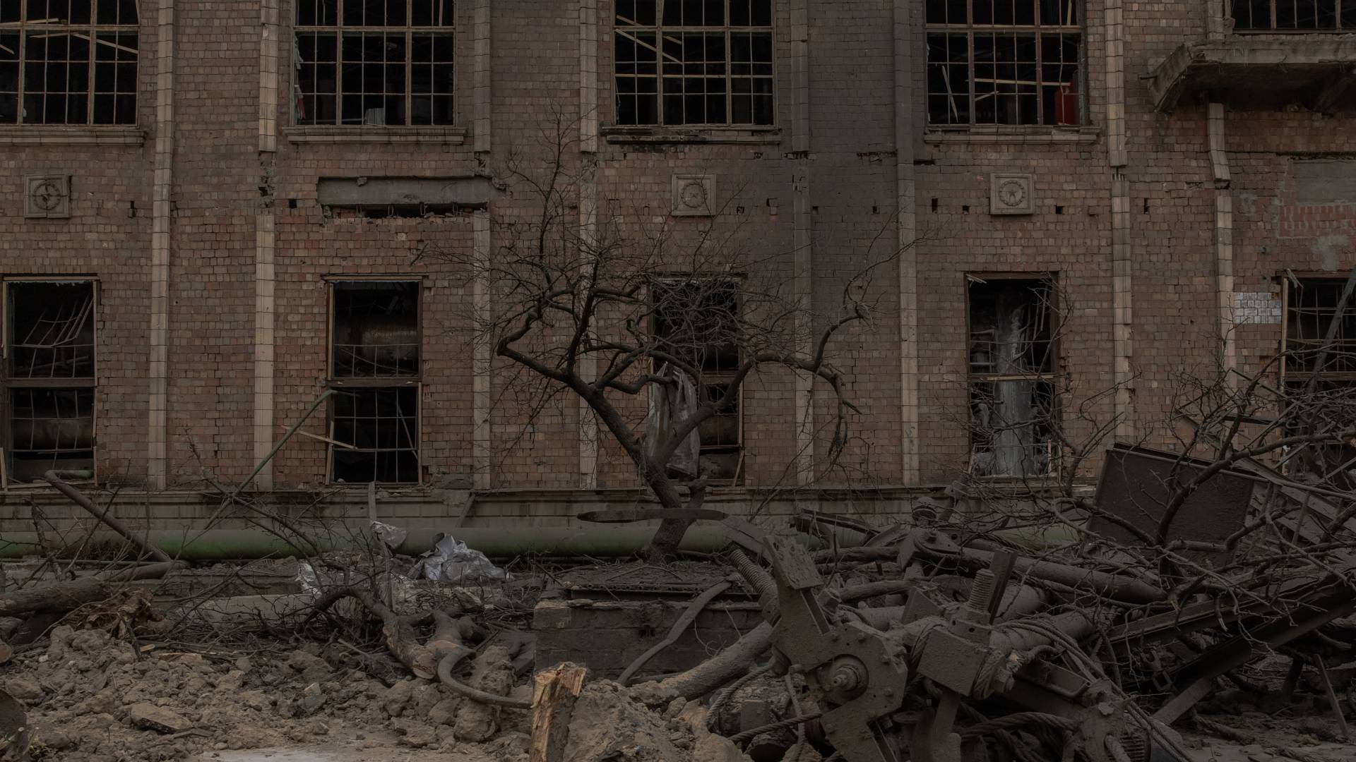 محطة دارنيتسكا لتوليد الطاقة والحرارة تضررت جراء غارات جوية روسية على كييف