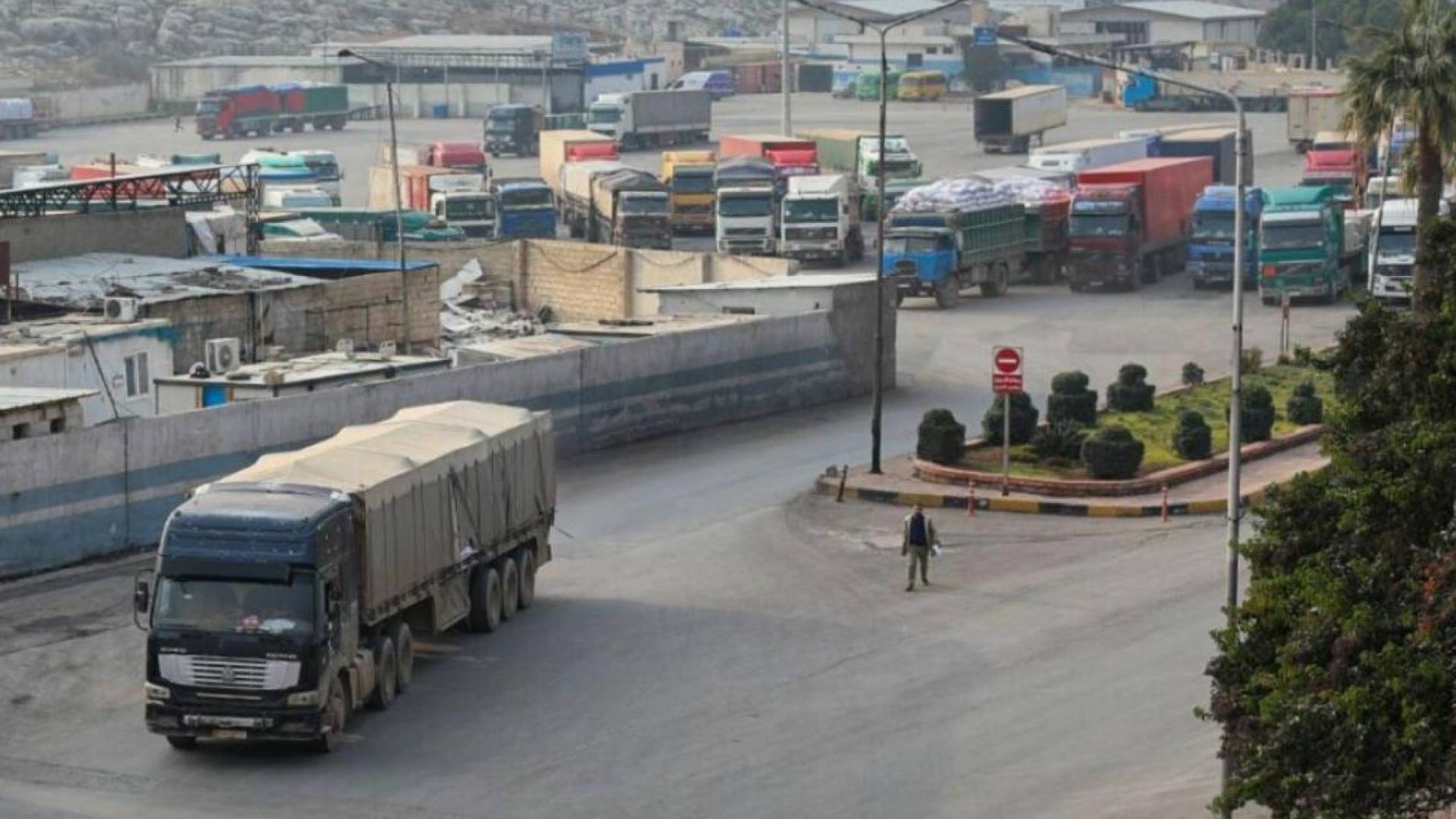 شاحنات اردنية داخل الاراضي التركية