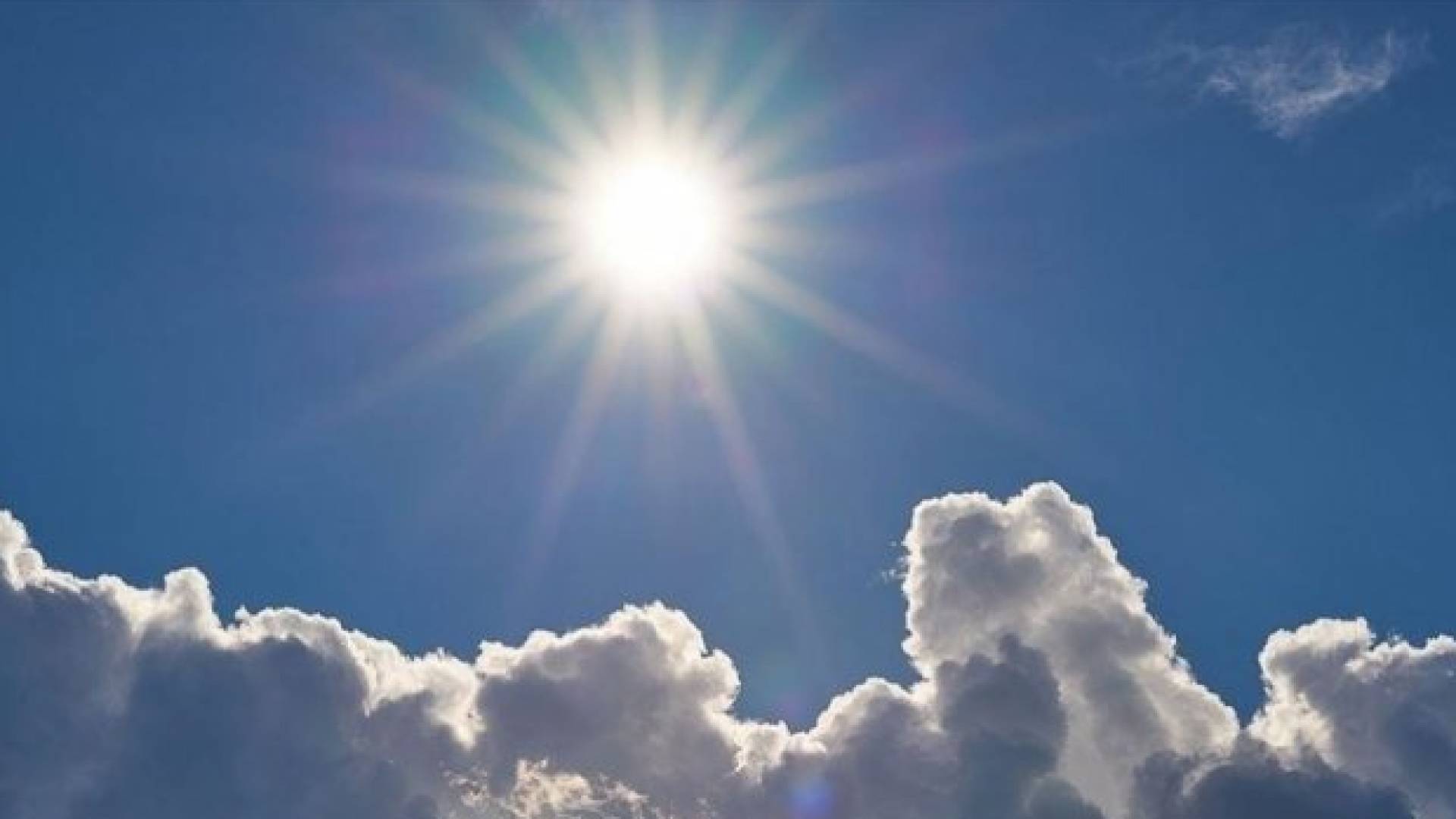 أجواء مشمسة في العاصمة عمان