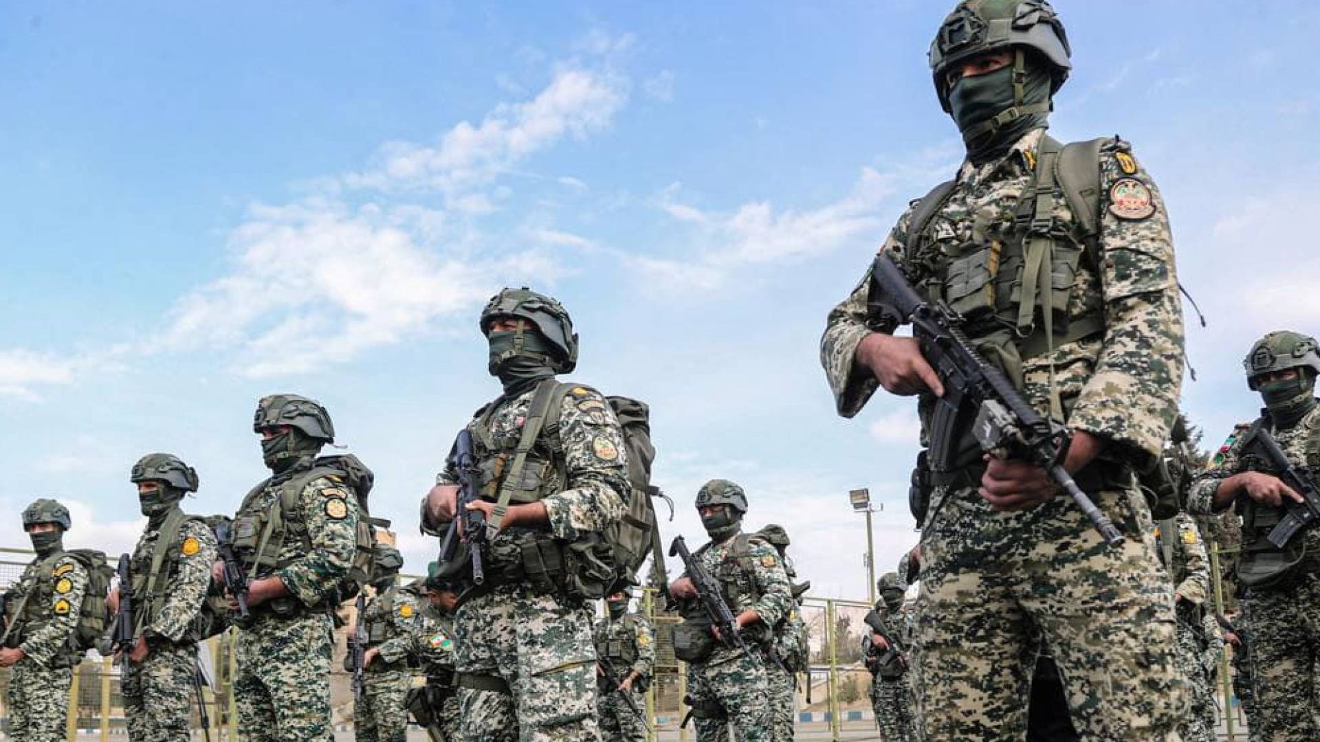 جنود من الجيش الإيراني