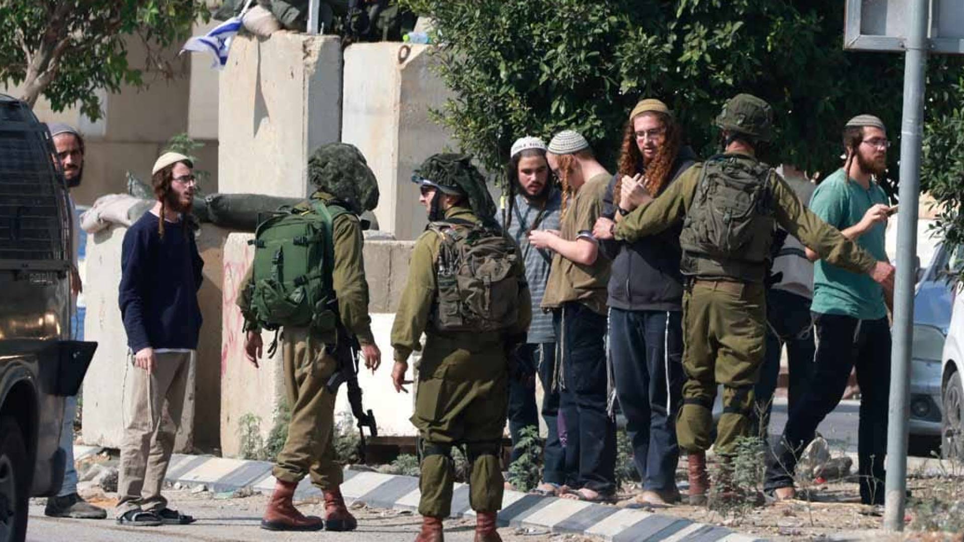 اعتداءات الاحتلال والمستوطنون في الضفة الغربية