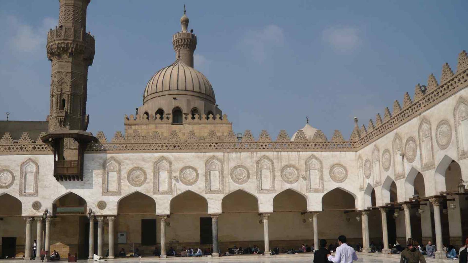 جامع في مدينة القاهرة المصرية