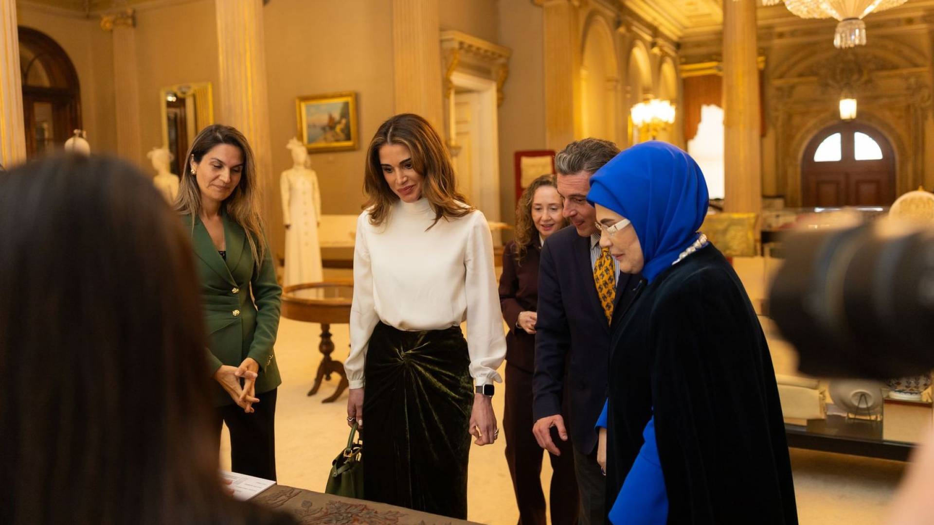 الملكة رانيا العبدالله تلتقي السيدة الأولى لتركيا أمينة أردوغان في إسطنبول