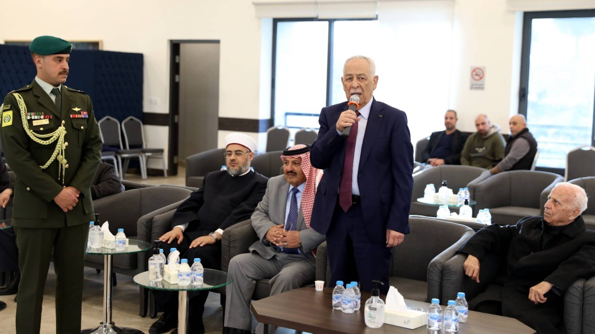 رئيس الديوان الملكي الهاشمي، يوسف حسن العيسوي