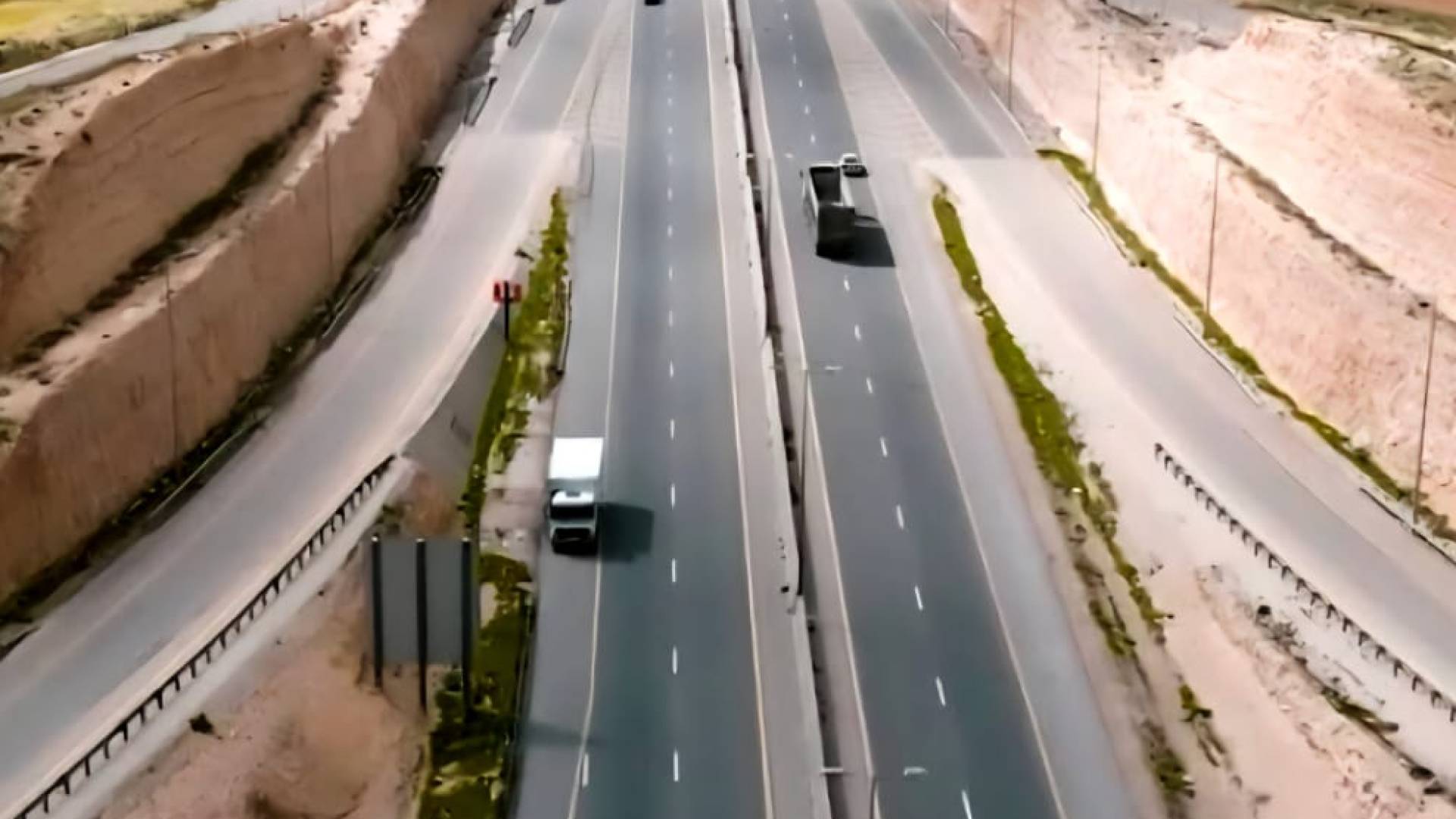 وزارة الأشغال تطلق مشروعا لإنارة ممر عمان التنموي بالطاقة الشمسية بكلفة 1.4 مليون دينار