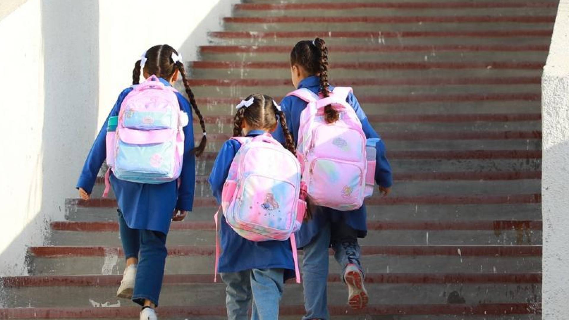 طلاب مدرسة في الأردن