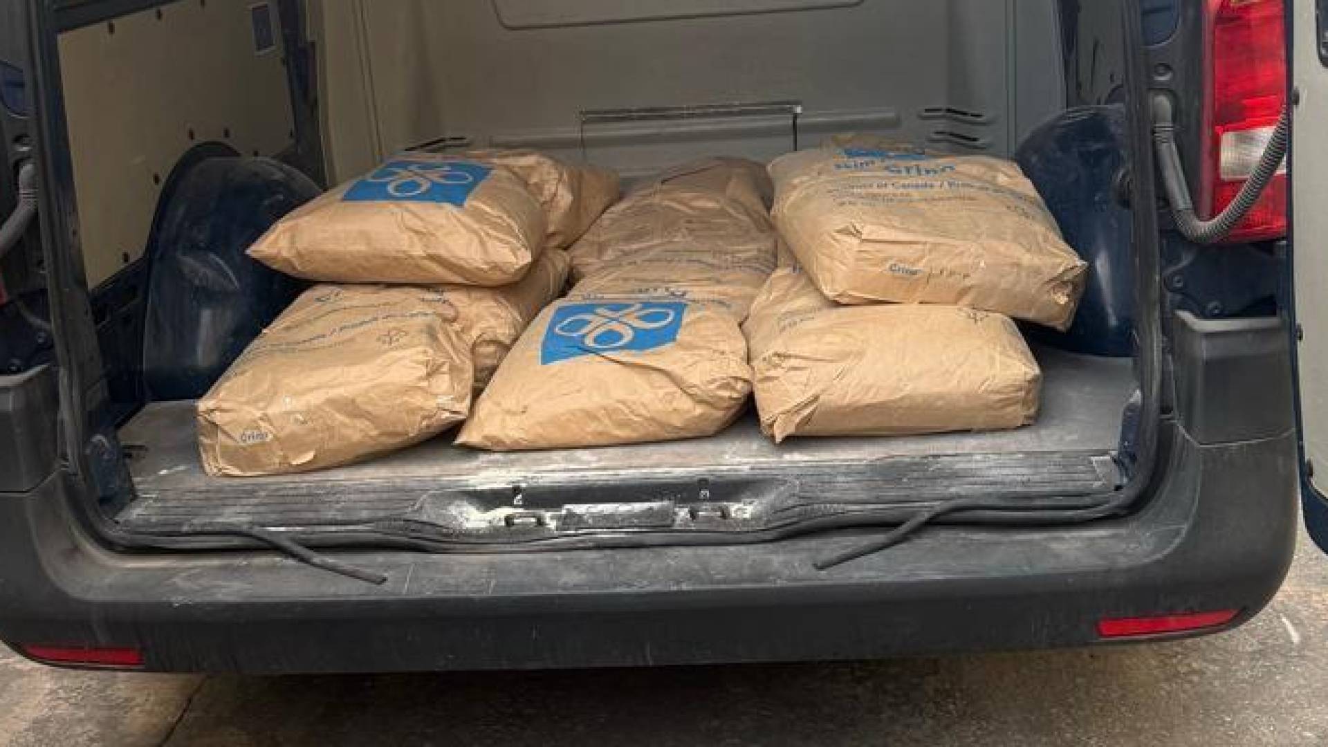 الغذاء والدواء تغلق مصنع ألبان في عمان لاستخدامه الحليب المجفف