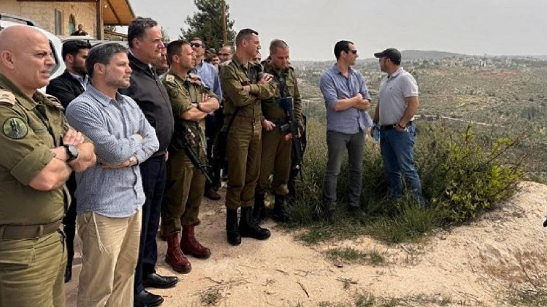 سموتريتش يقتحم "نعلين" غرب رام الله ويتوعد بـ "القضاء على الدولة الفلسطينية"