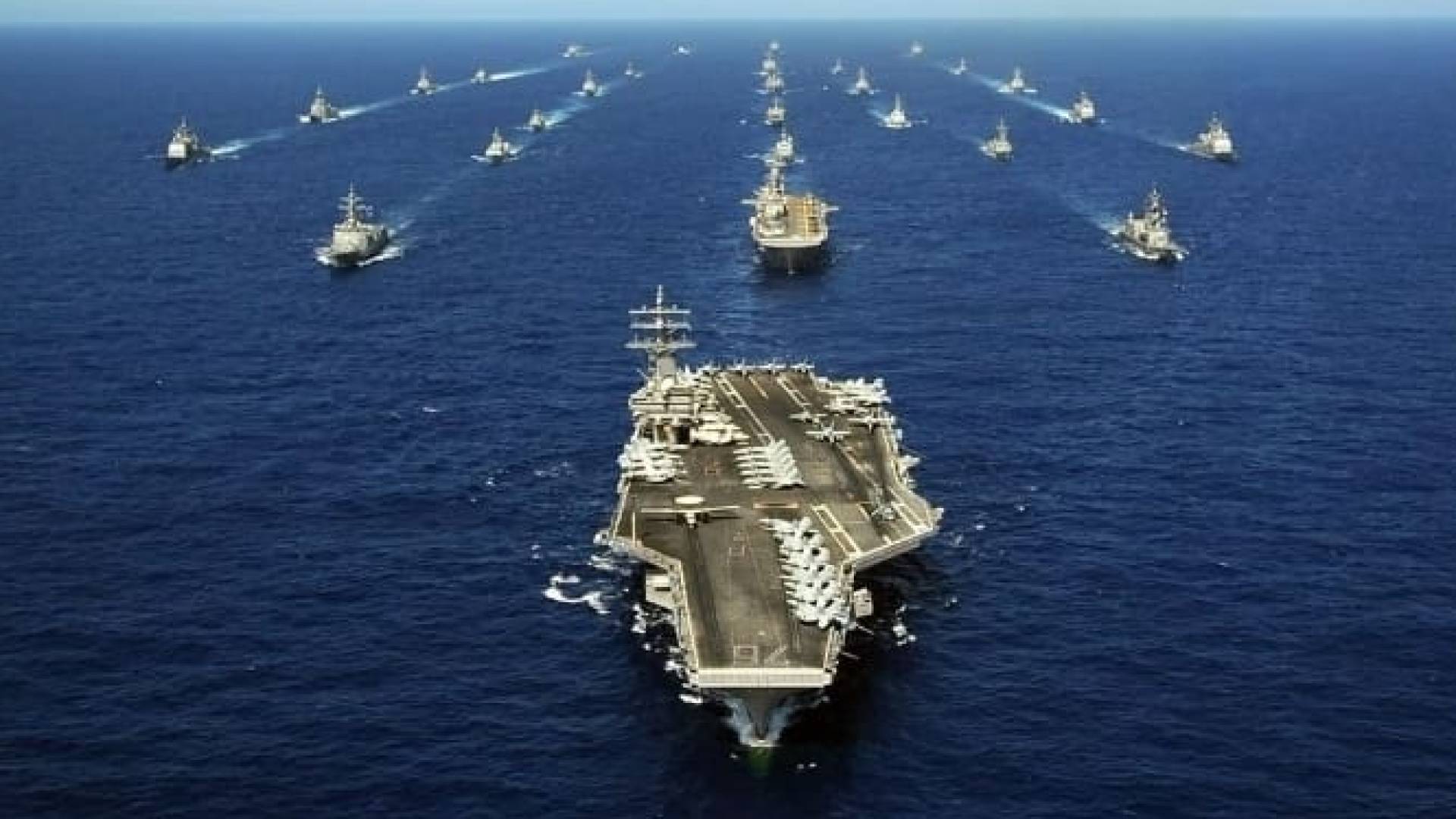 مجموعة حاملة الطائرات "يو إس إس أبراهام لينكولن".