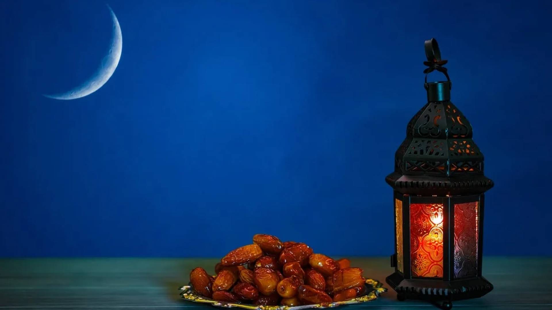 فانوس رمضان وتمر رمضان