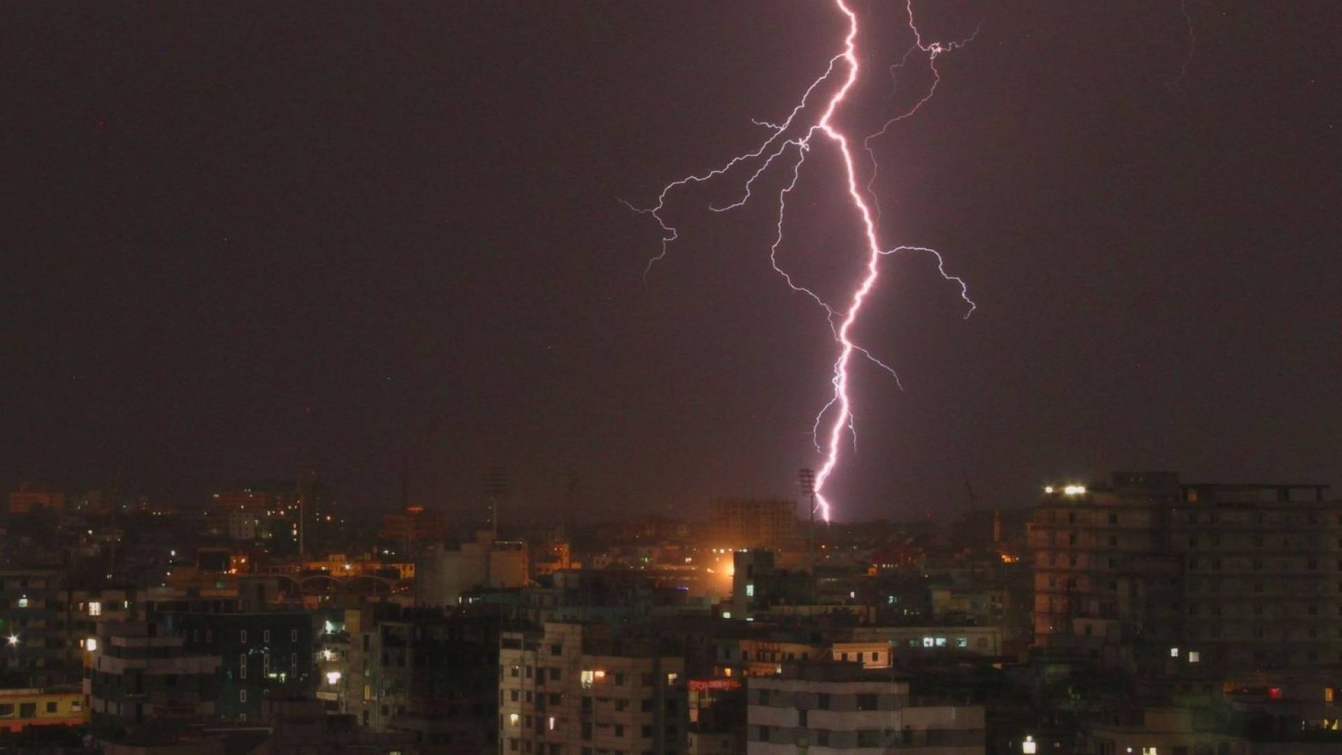 أمطار رعدية