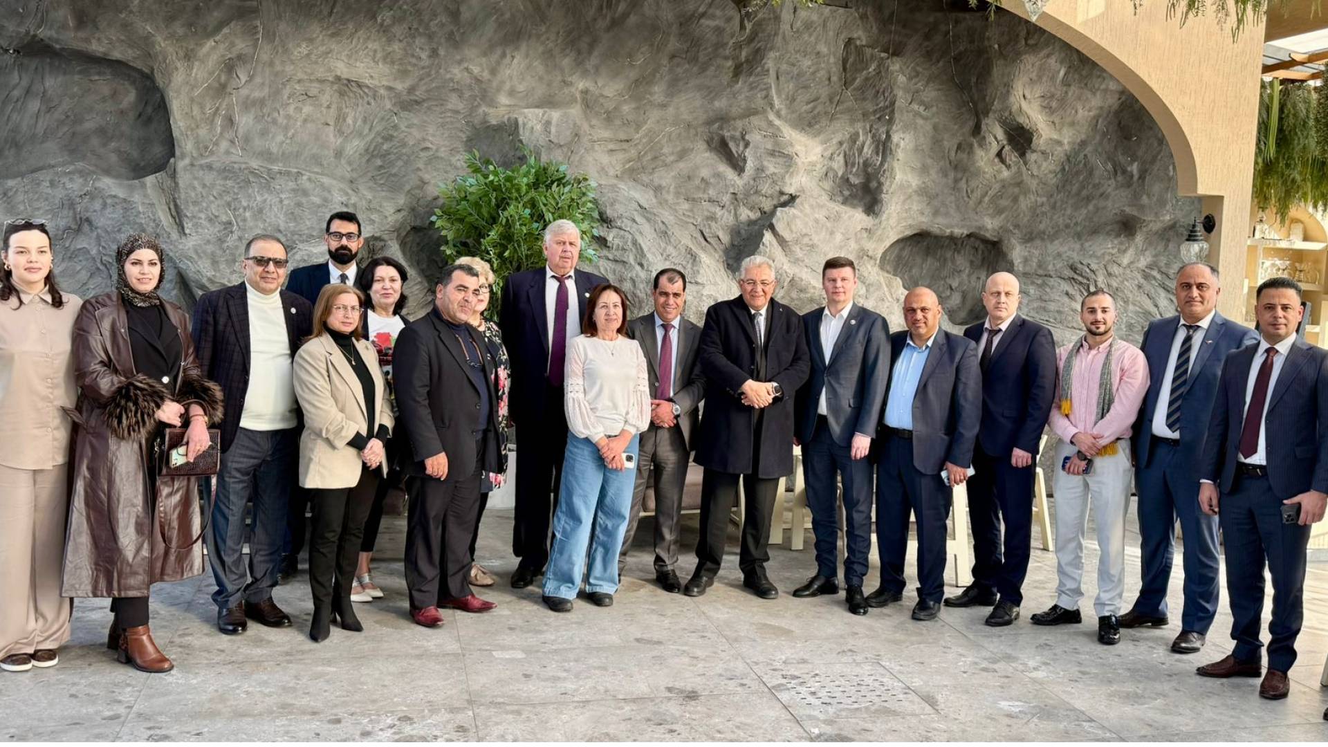 اعضاء من جامعة القدس وضيوف