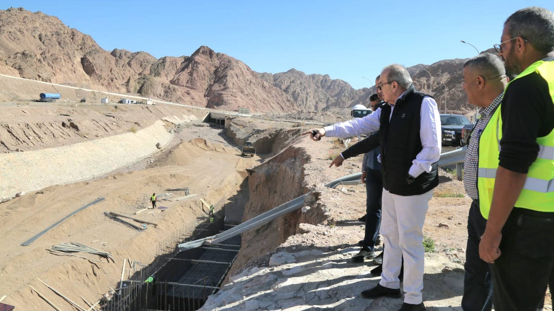 وزير الأشغال العامة والإسكان، المهندس ماهر أبو السمن