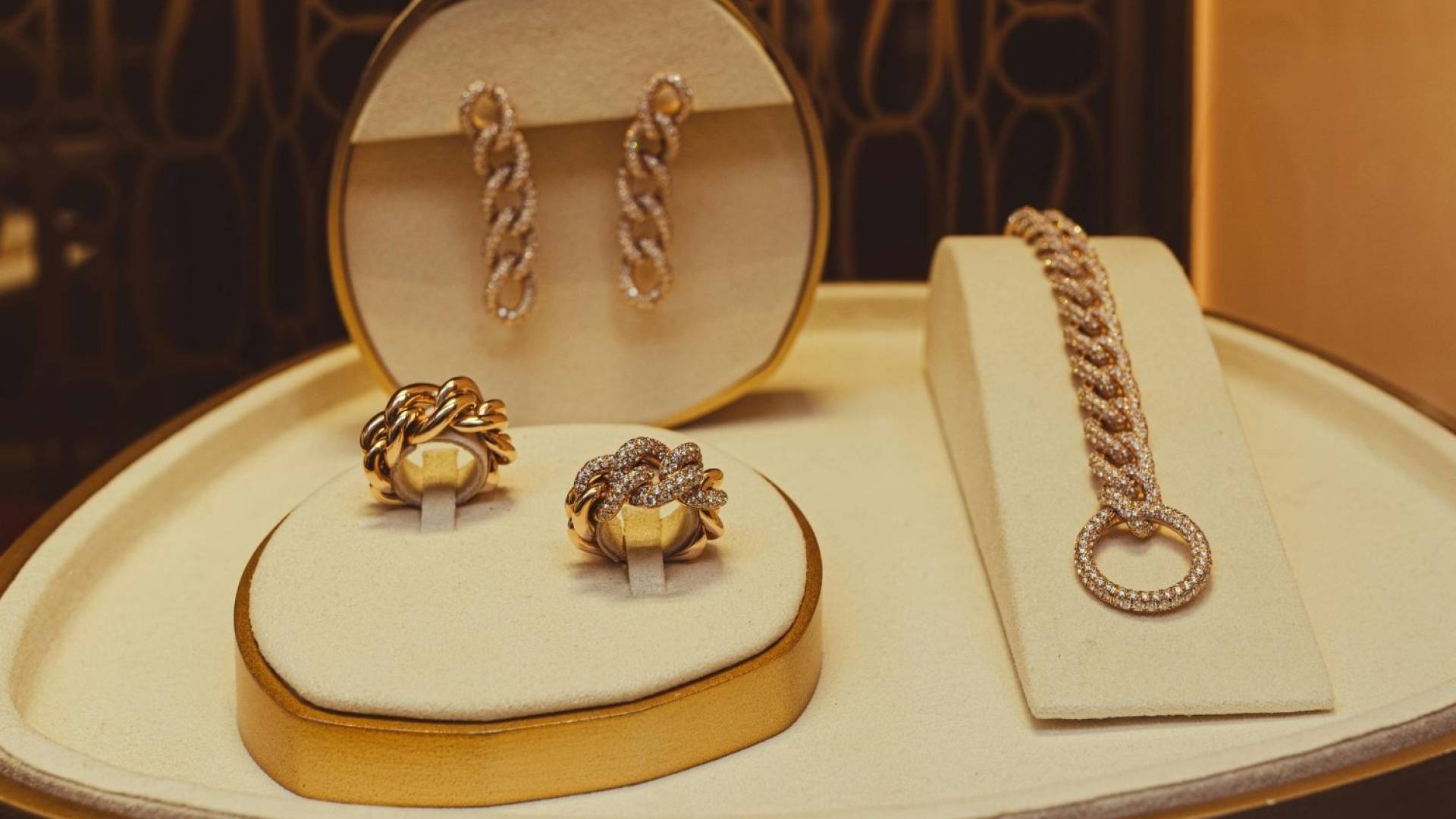 مجوهرات ذهبية