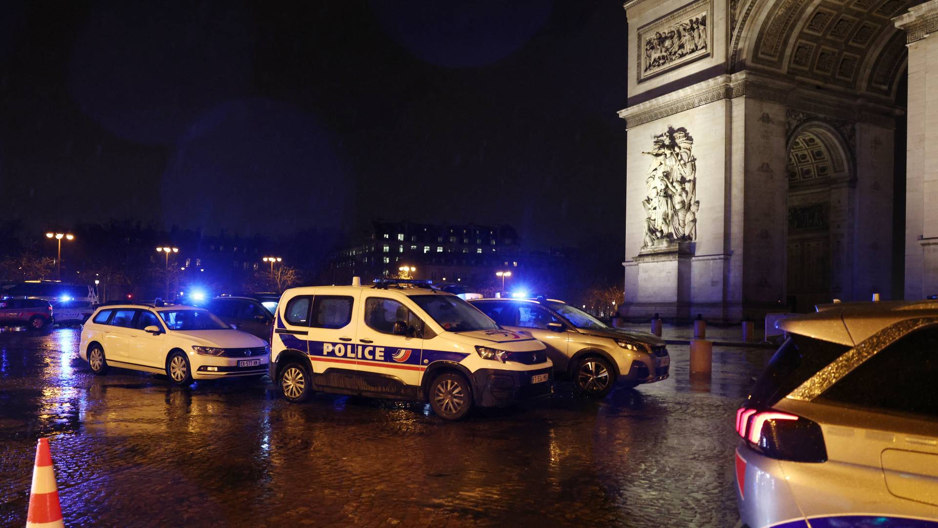 معلم "قوس النصر" التاريخي في باريس