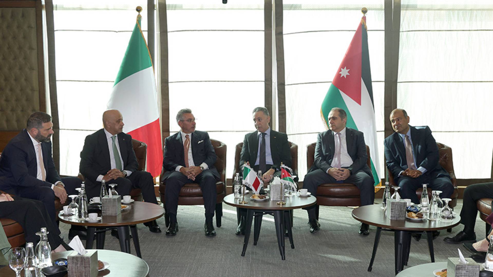 وفد أردني في ايطاليا