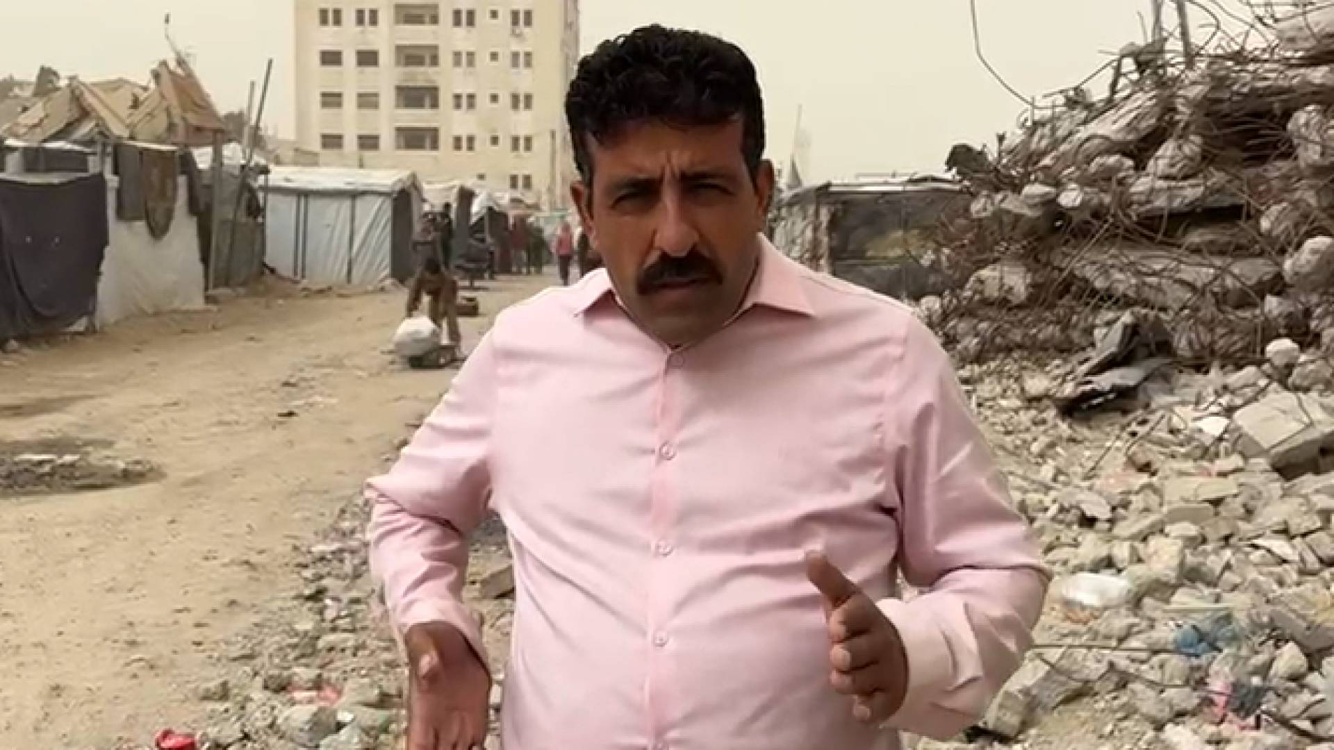 عبد الكريم حمامي - شخصية من قطاع غزة تحاكي شخصية الفنان الأردني ربيع شهاب