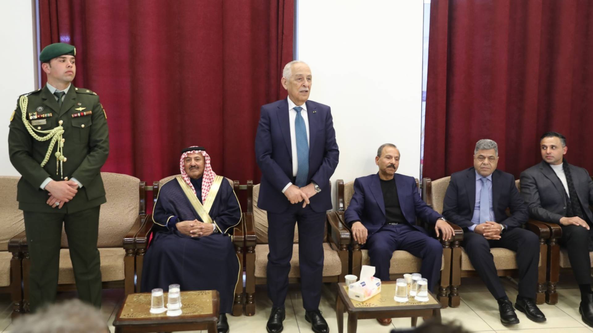 العيسوي يعزي عشائر العجولين  والشوابكة والمساعدة