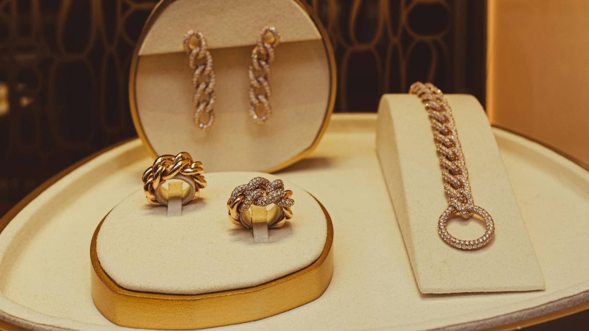 مجوهرات ذهبية