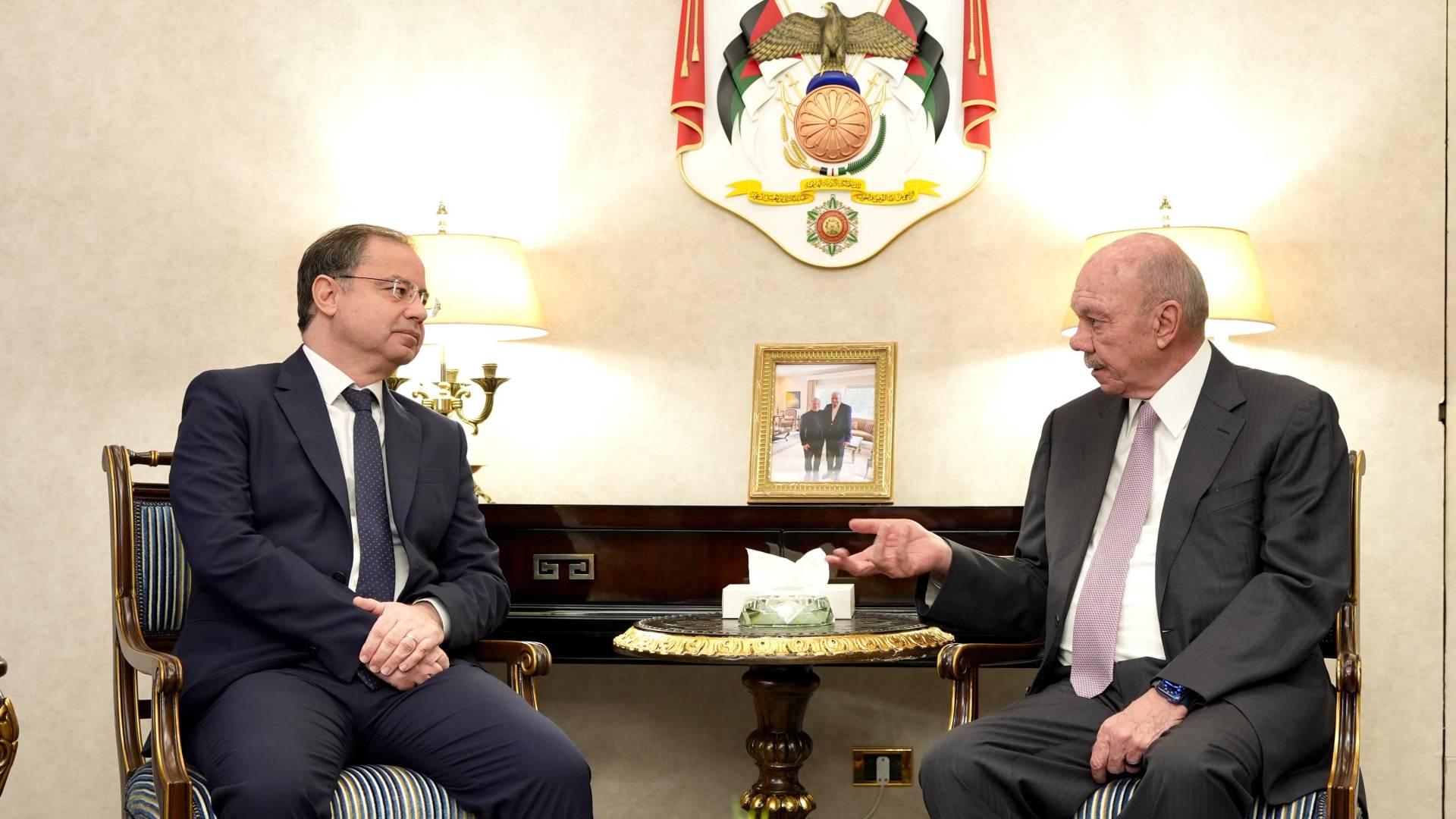 رئيس مجلس الأعيان فيصل الفايز مع السفير التركي يعقوب جايماز أوغلو