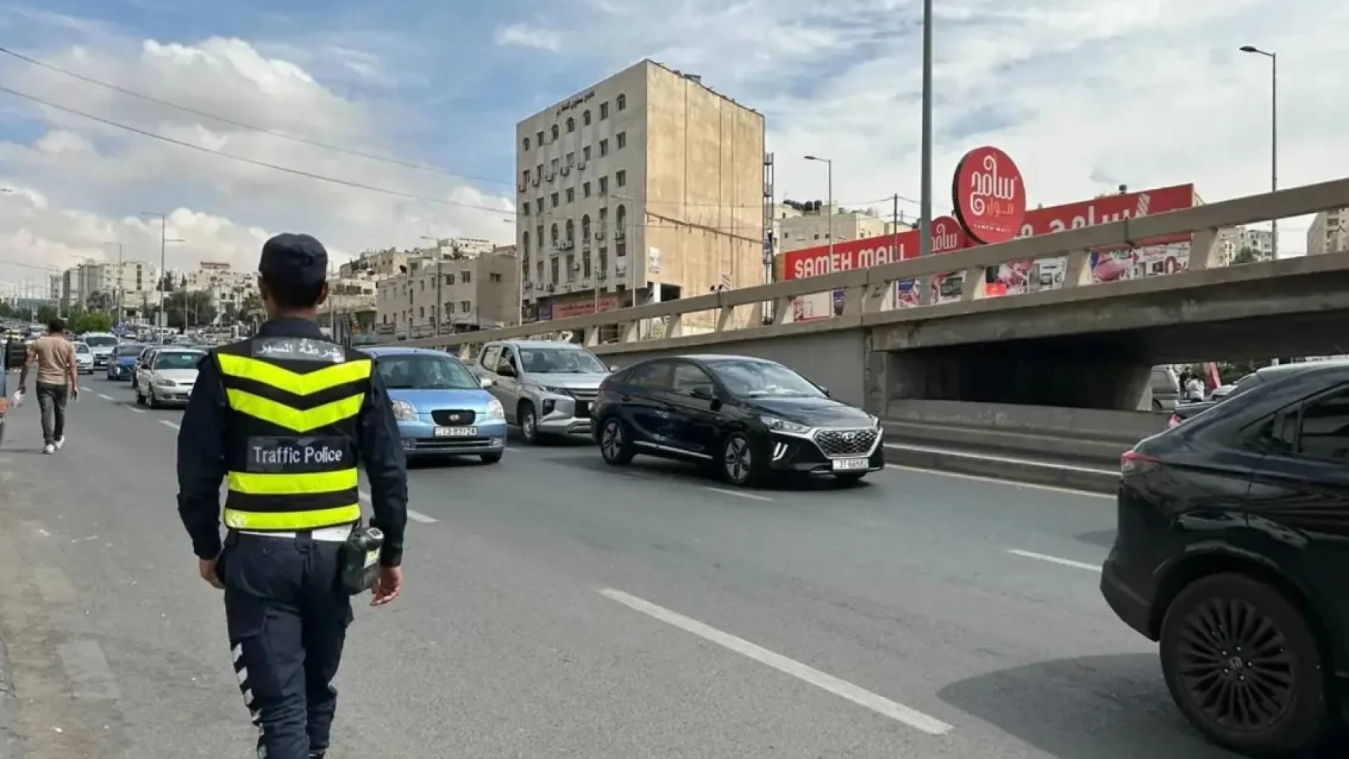 شرطي سير في شوارع عمان