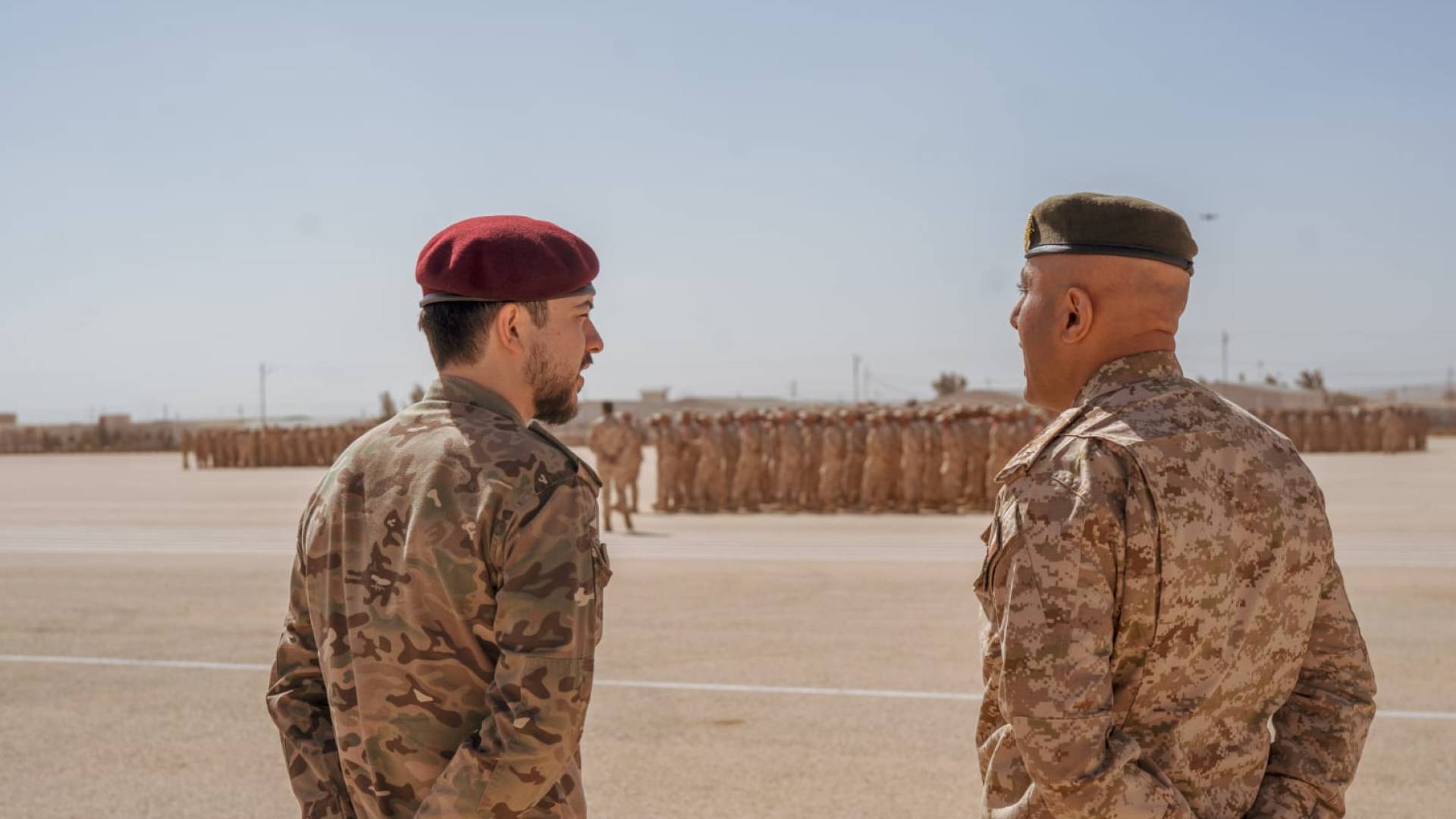 ولي العهد يزور مركز تدريب شويعر