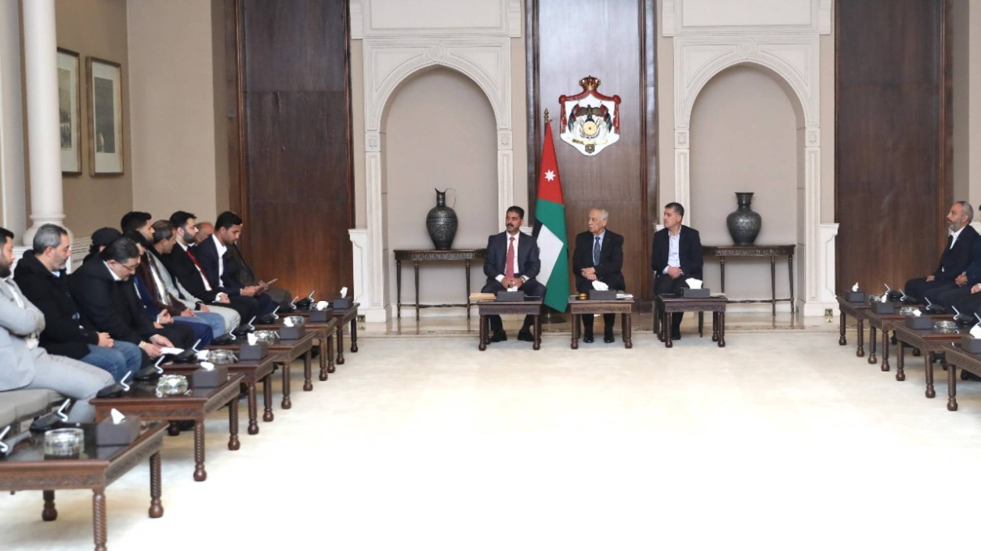 العيسوي يلتقي وفدا شبابيا من أبناء عشائر القيسية