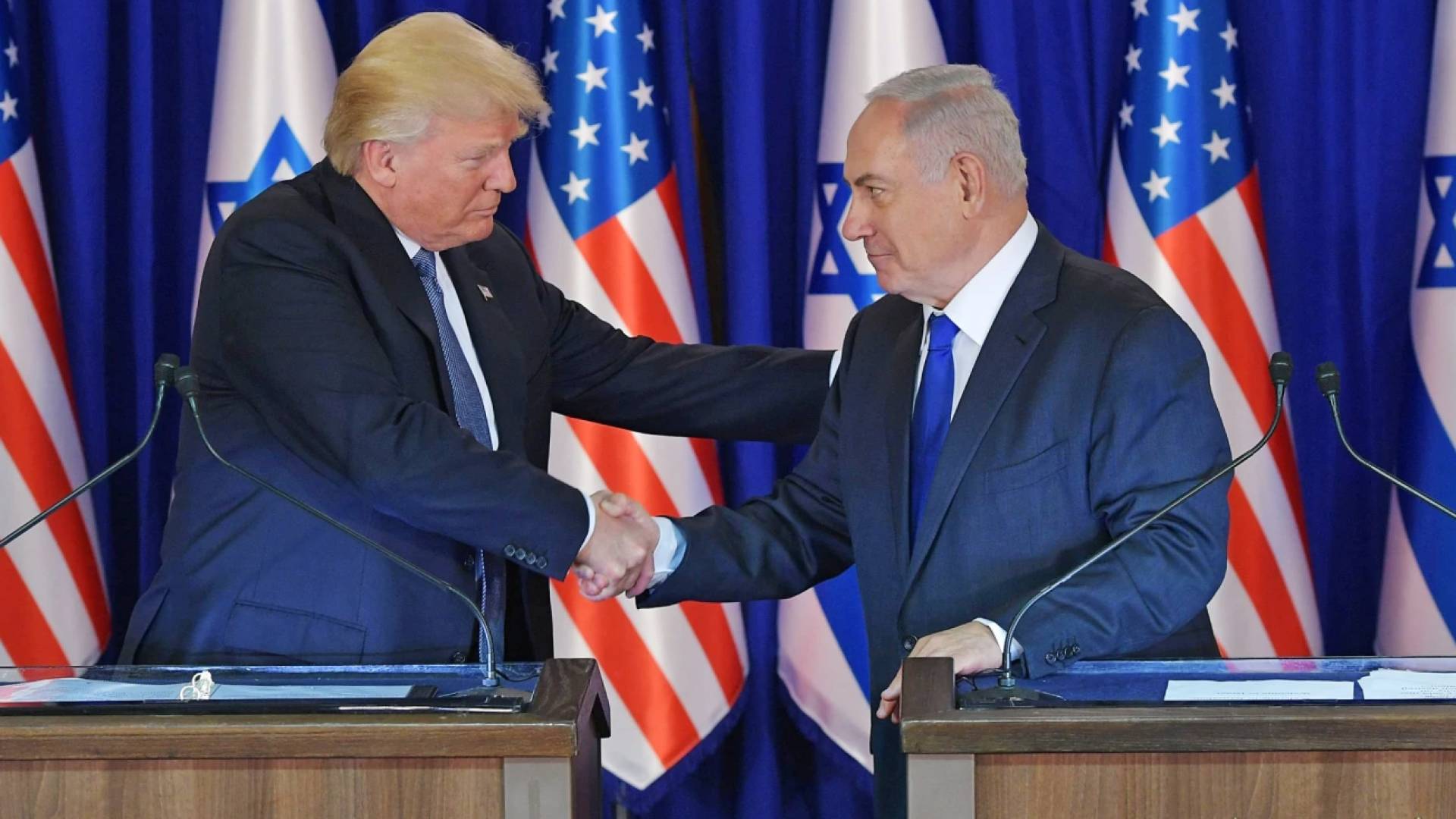 رئيس وزراء الاحتلال بنيامين نتنياهو والرئيس الأمريكي دونالد ترمب