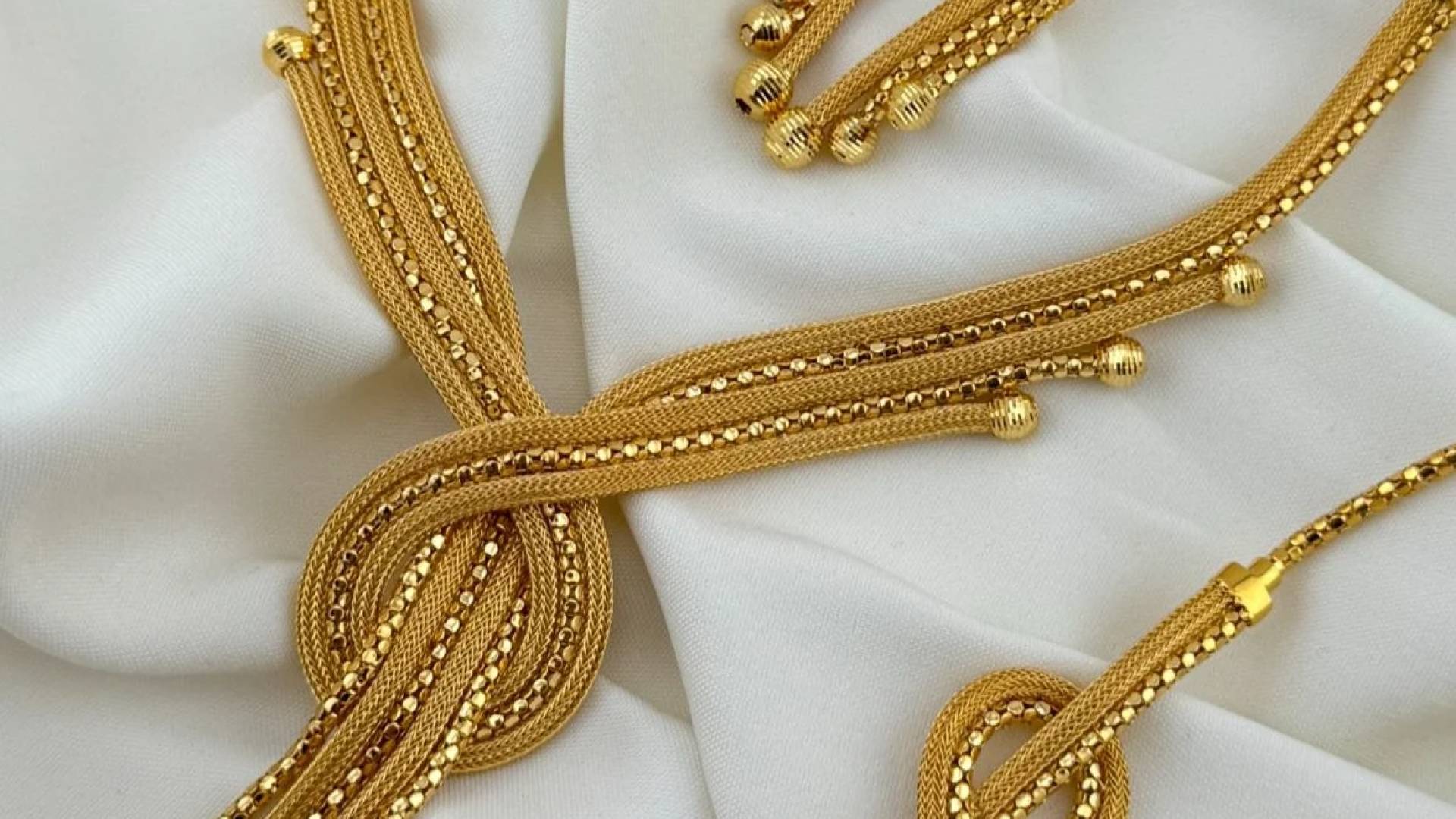 مجوهرات ذهبية