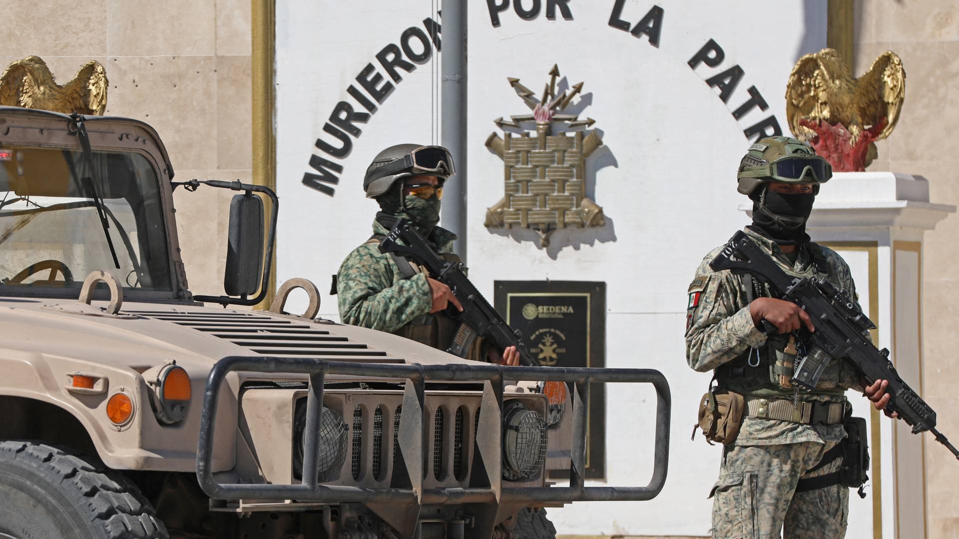 جنود من الجيش المكسيكي