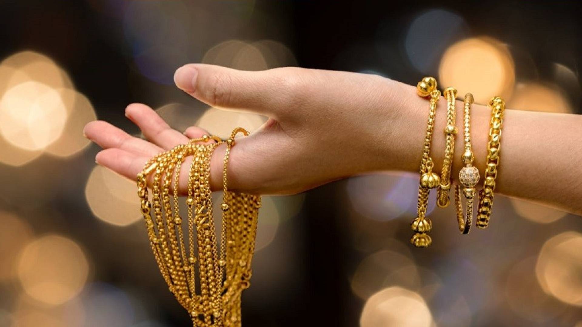 مجوهرات ذهبية