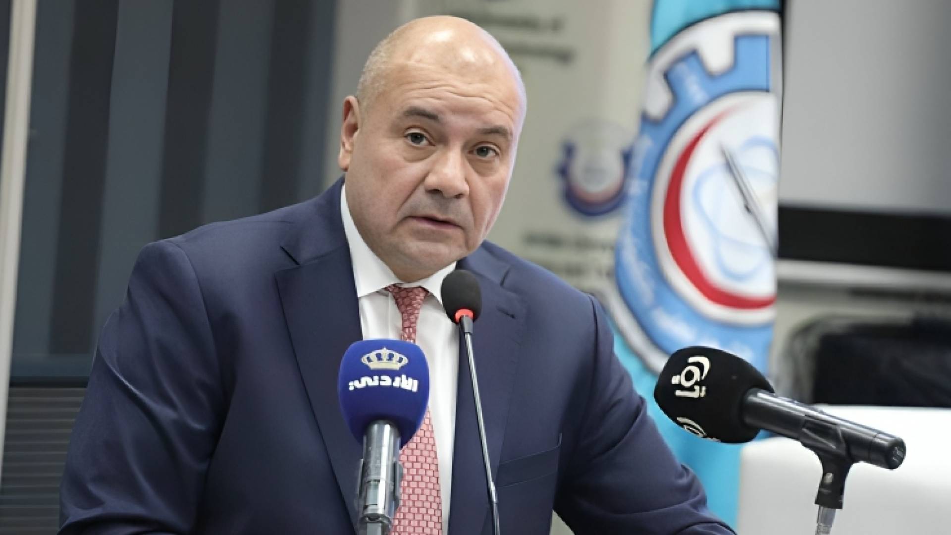 وزير الدولة للشؤون السياسية والبرلمانية عبد المنعم العودات