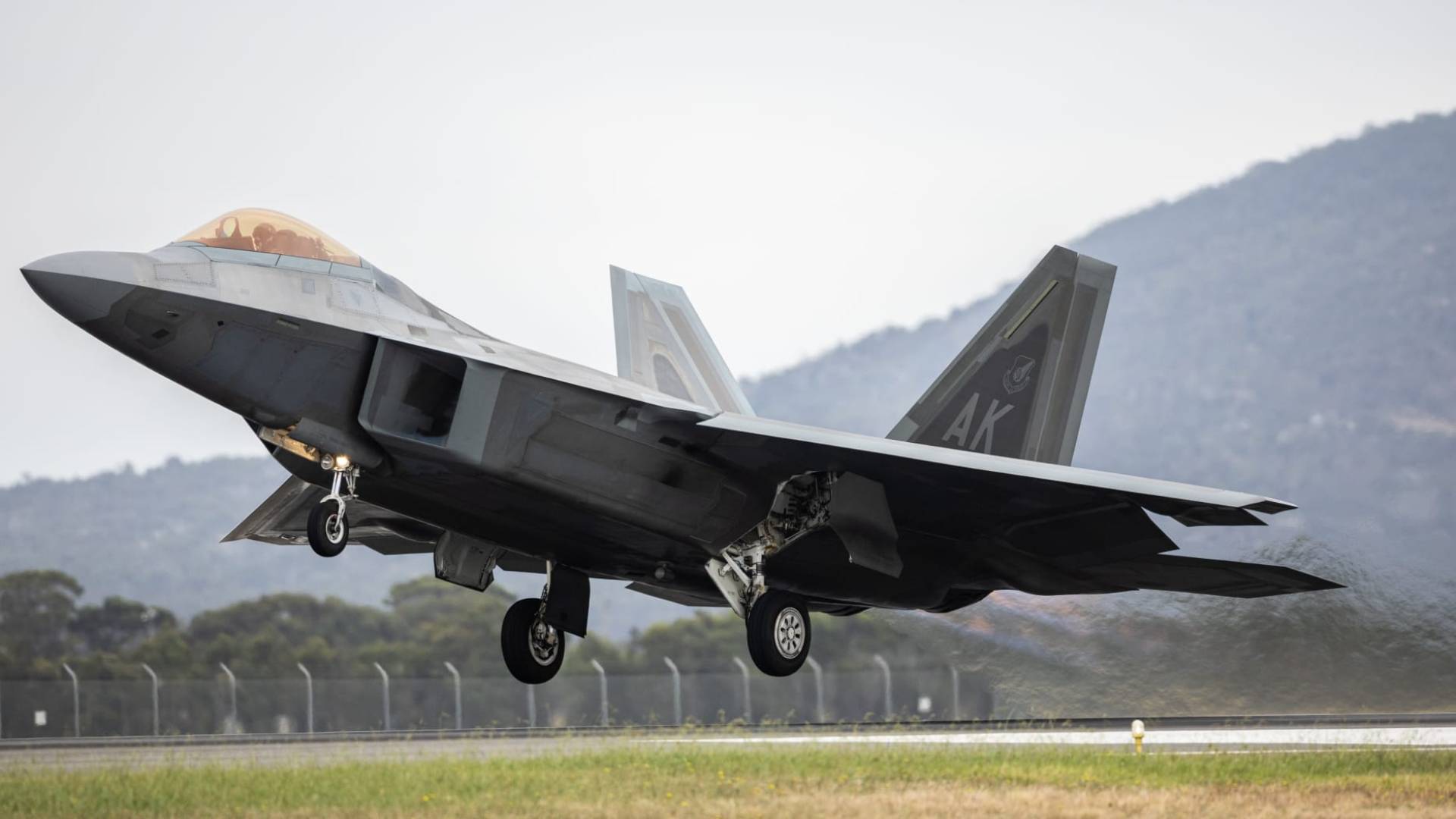 طائرات أف 22