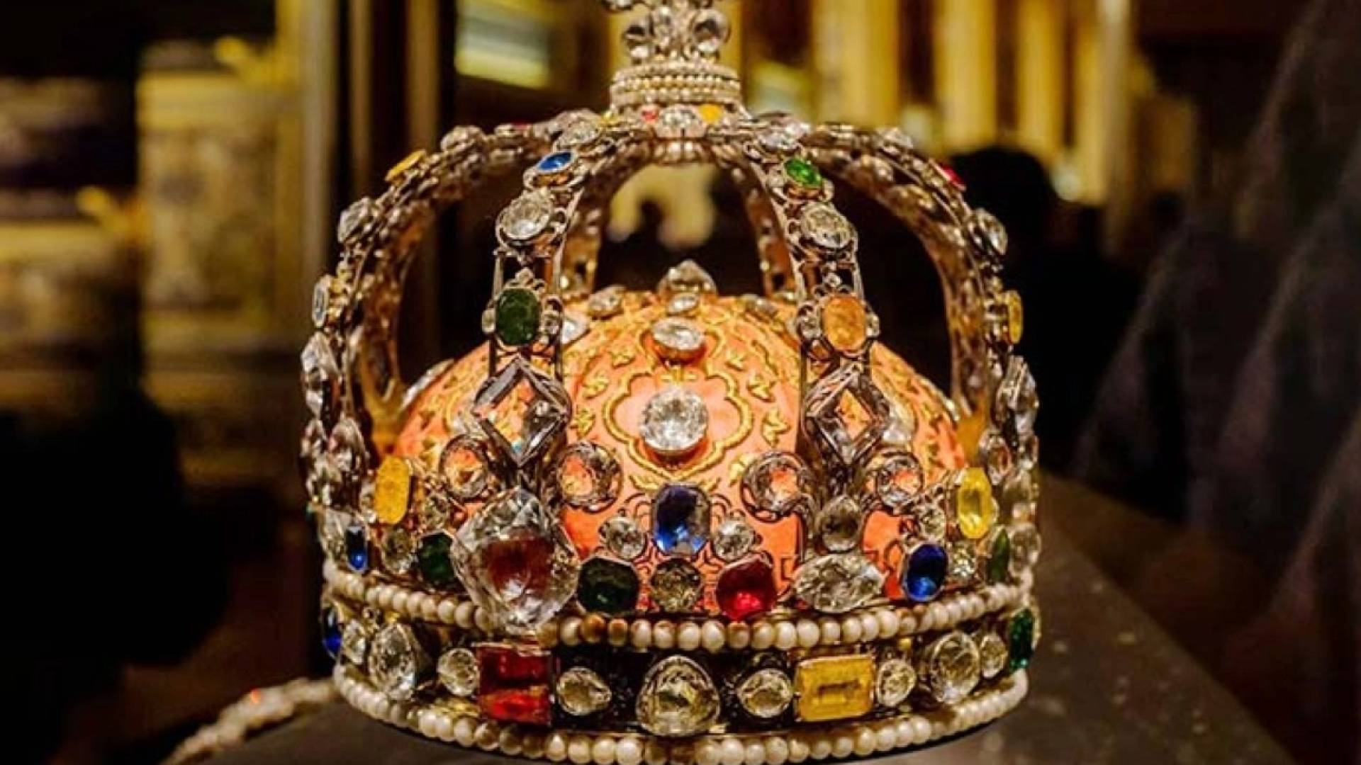 مجوهرات التاج