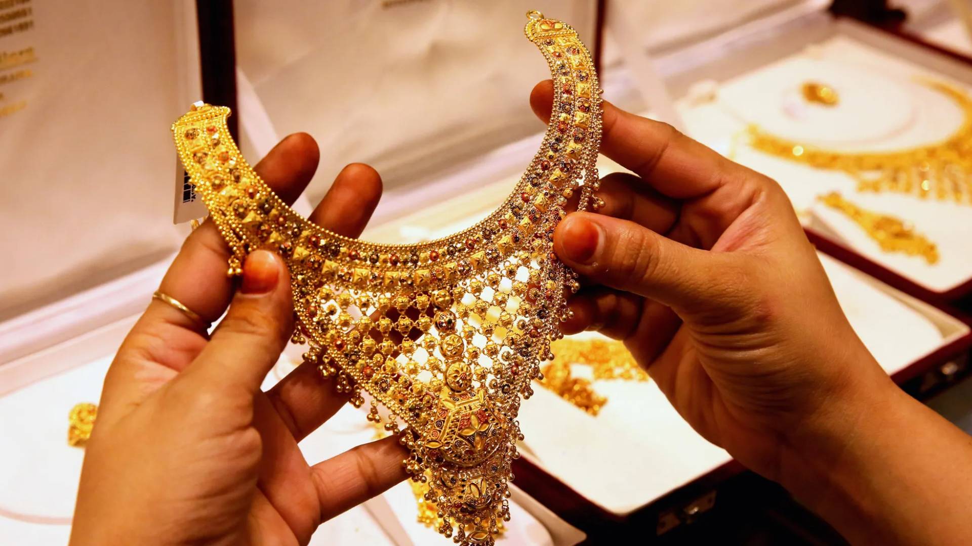 مجوهرات ذهبية