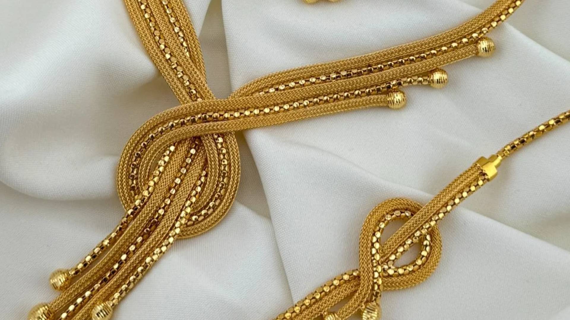 مجوهرات ذهبية