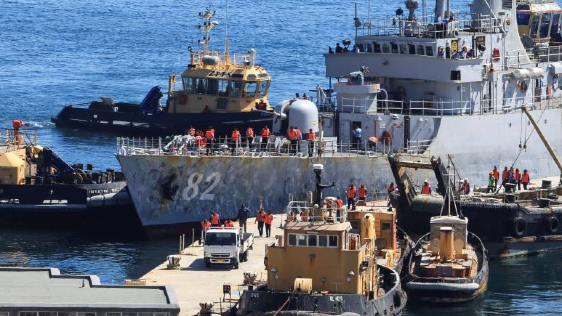 مناورات بحرية في جنوب افريقيا