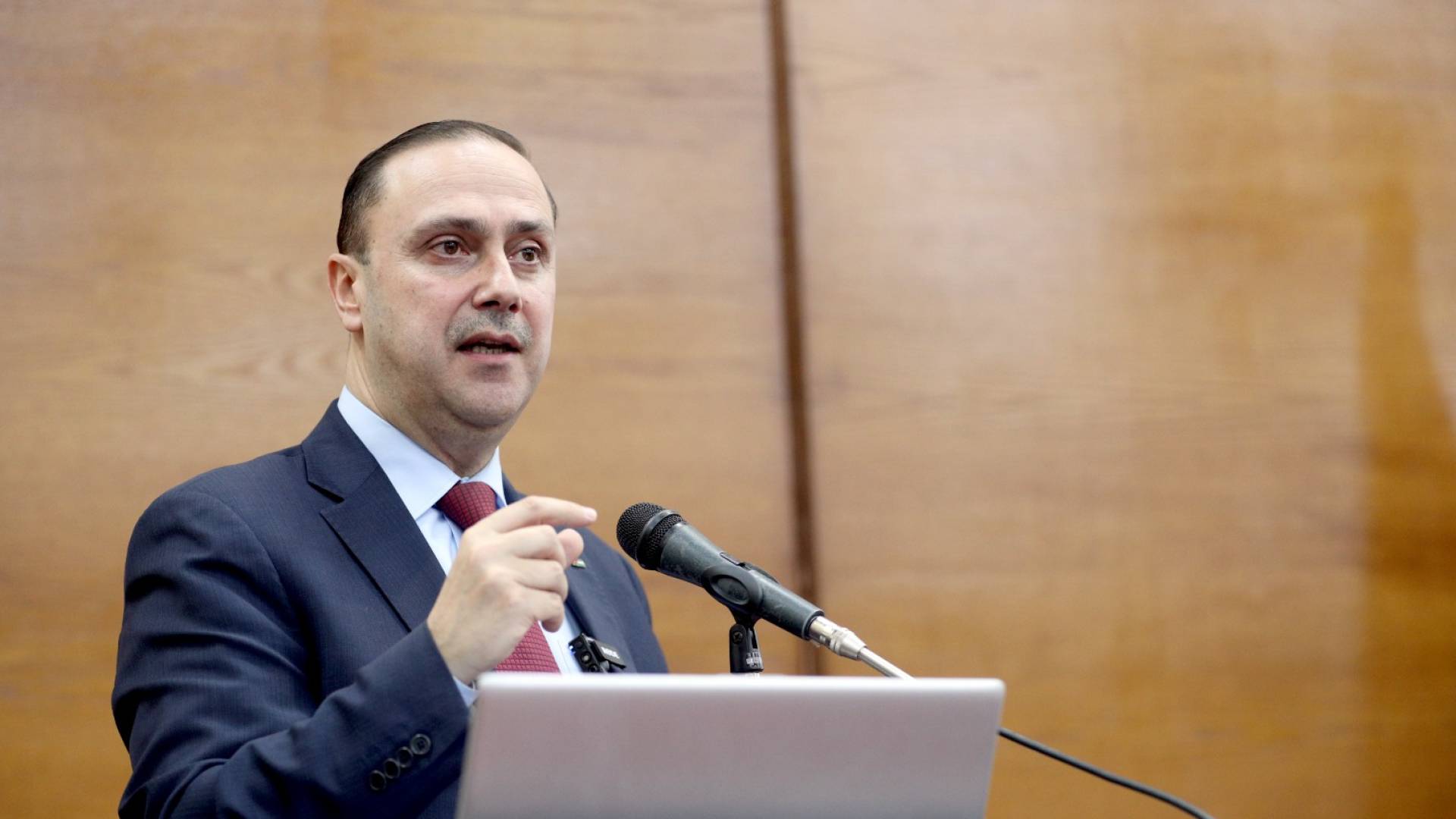 وزيرالاتصال الحكومي محمد المومني