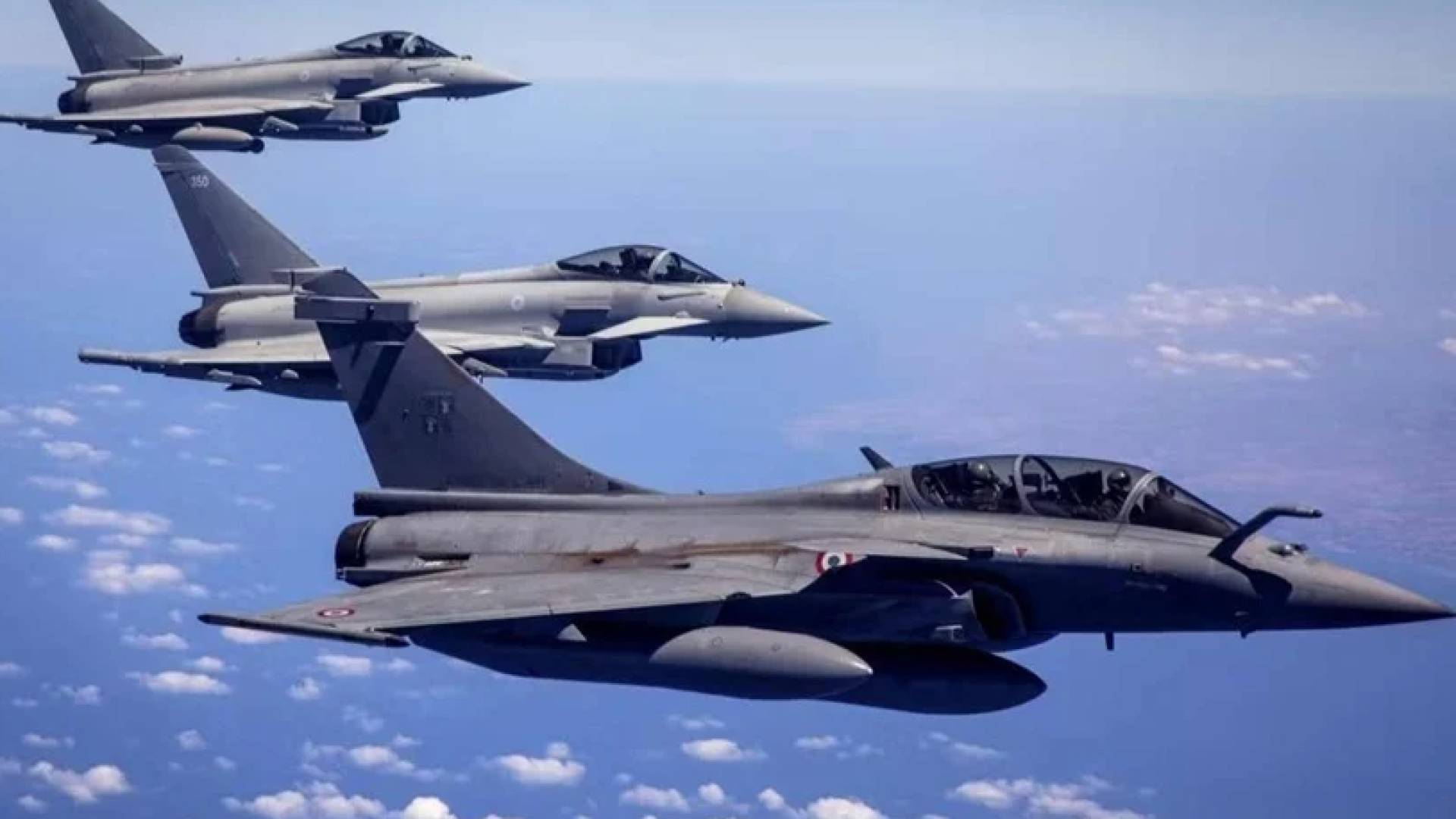 مقاتلات حربية بريطانية